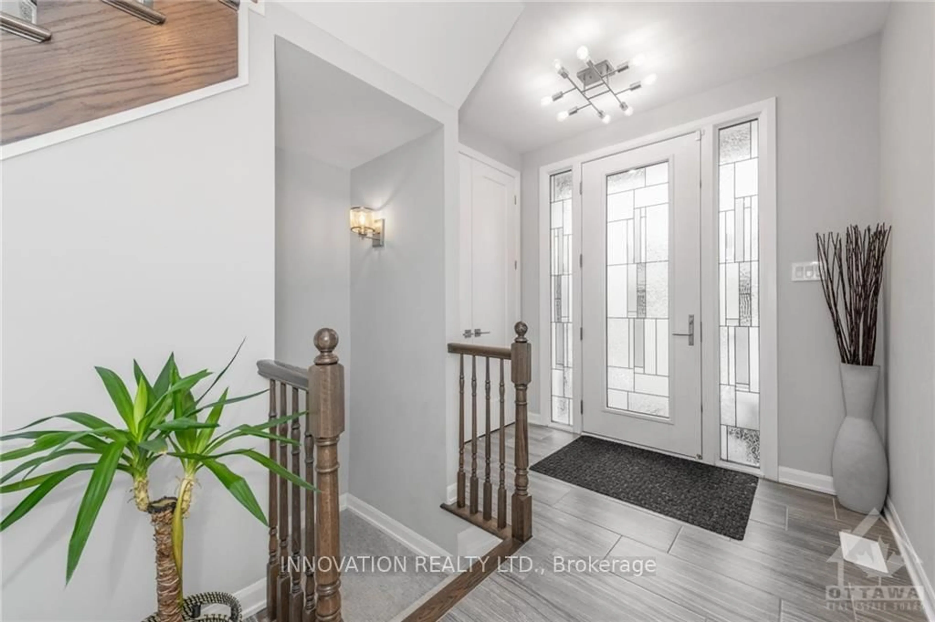 Indoor entryway for 1007 Offley Rd, Ottawa Ontario K4M 0N4