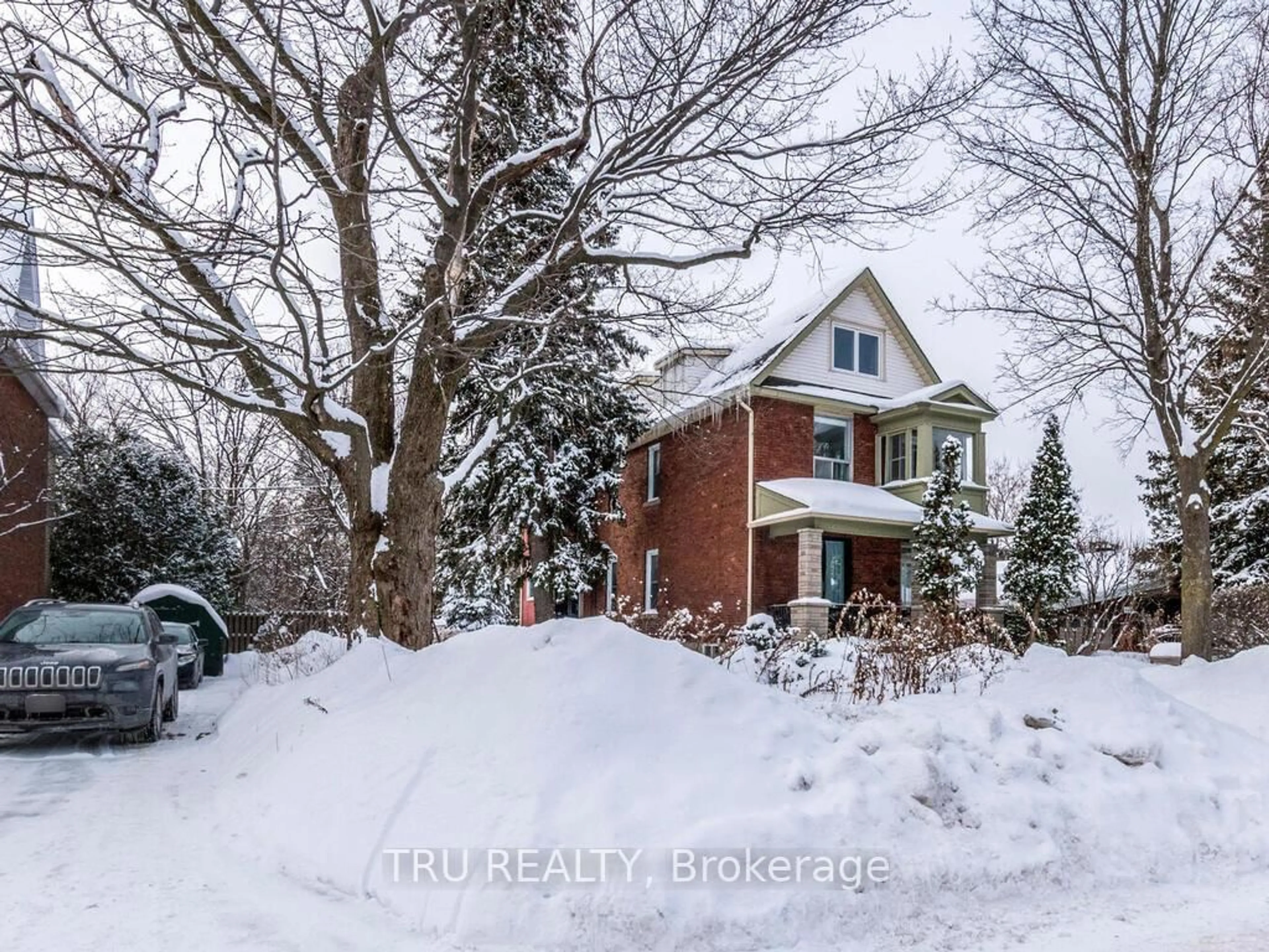 Unknown for 440 Kensington Ave, Ottawa Ontario K1Z 6G8