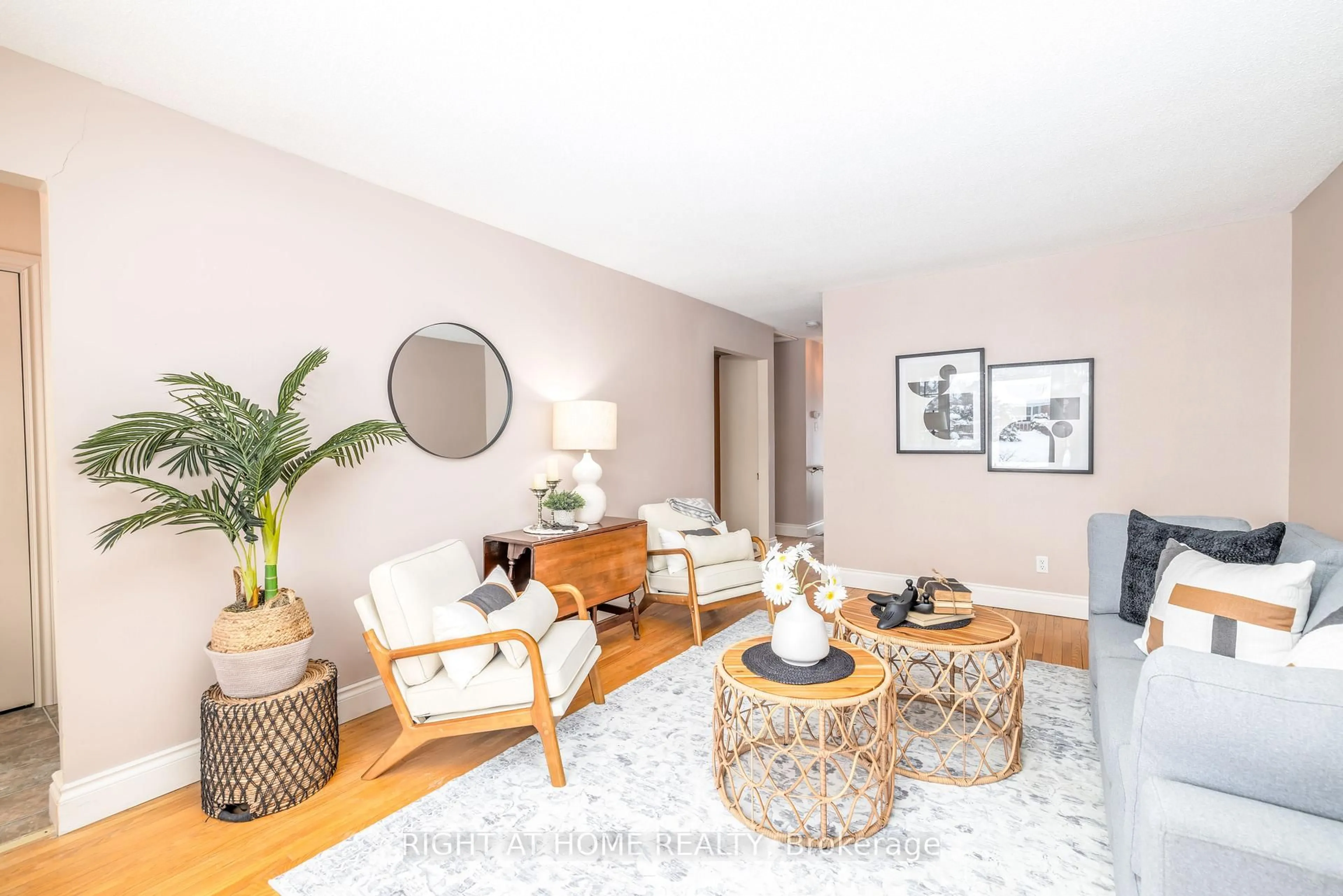 Living room with furniture, unknown for 33 Harvest Cres, Belleville Ontario K8P 4M2