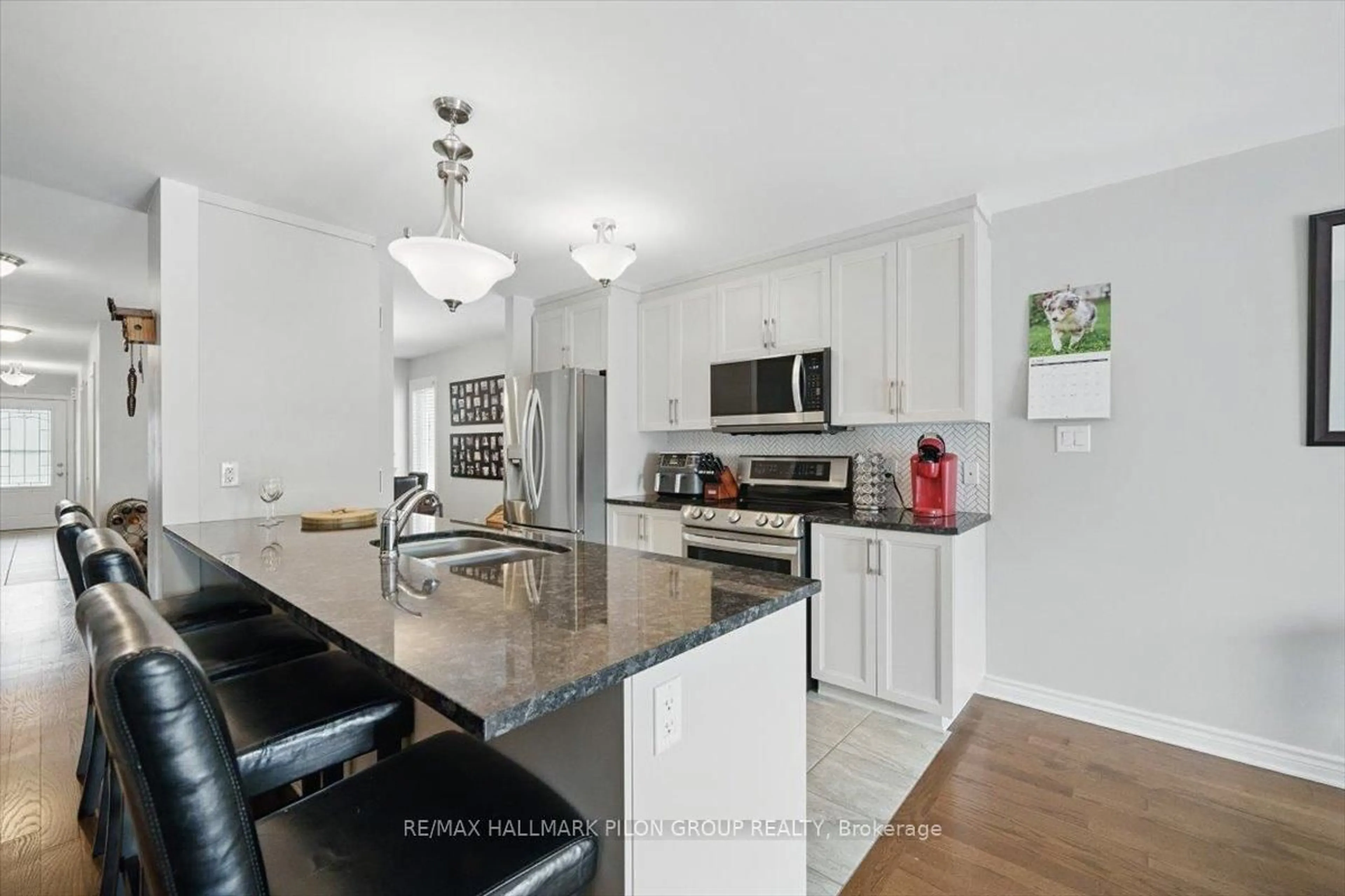 Open concept kitchen, ceramic/tile floor for 637 Robert St, Clarence-Rockland Ontario K4K 0J8