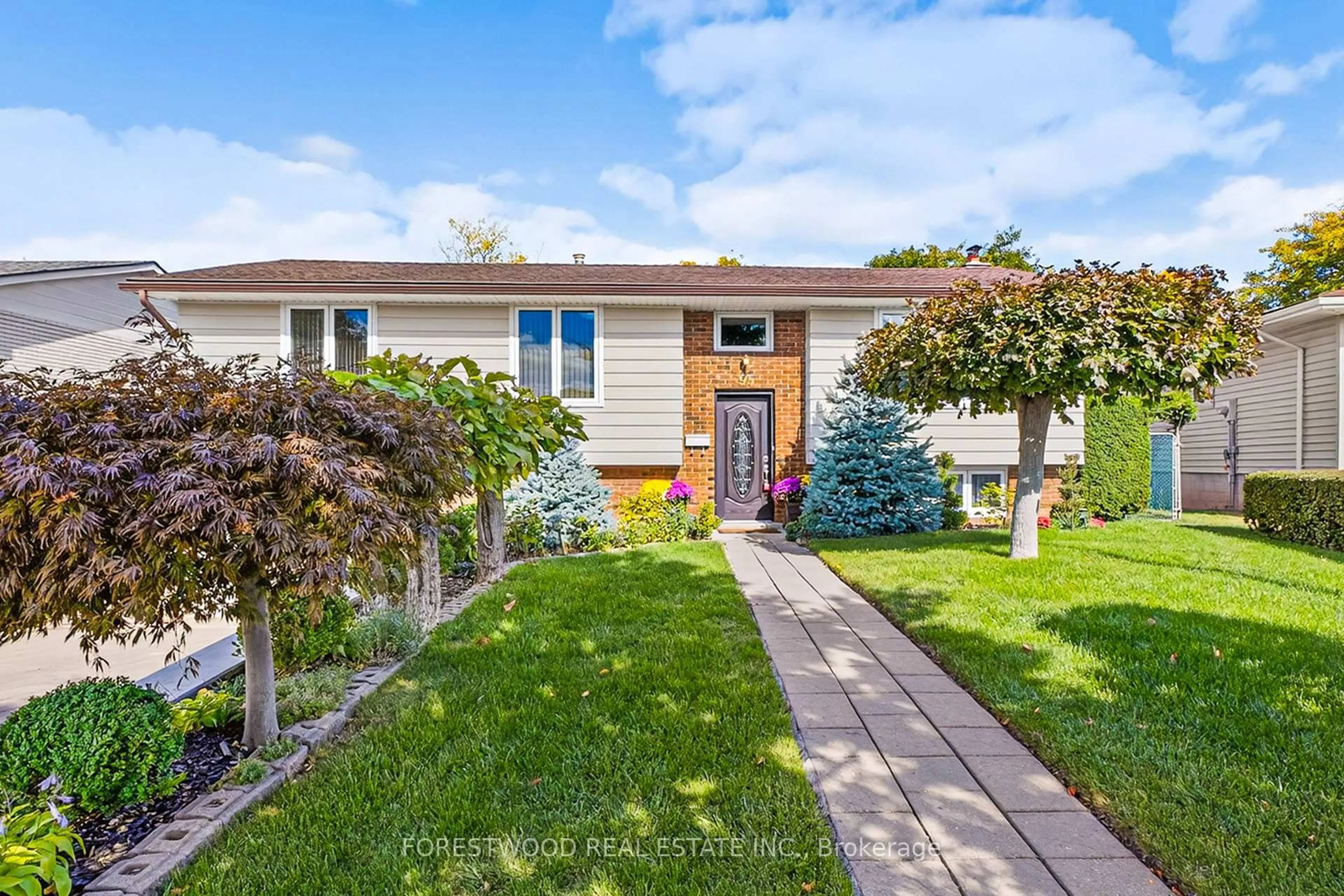 Unknown for 93 Deerhurst Rd, Hamilton Ontario L8E 3G2