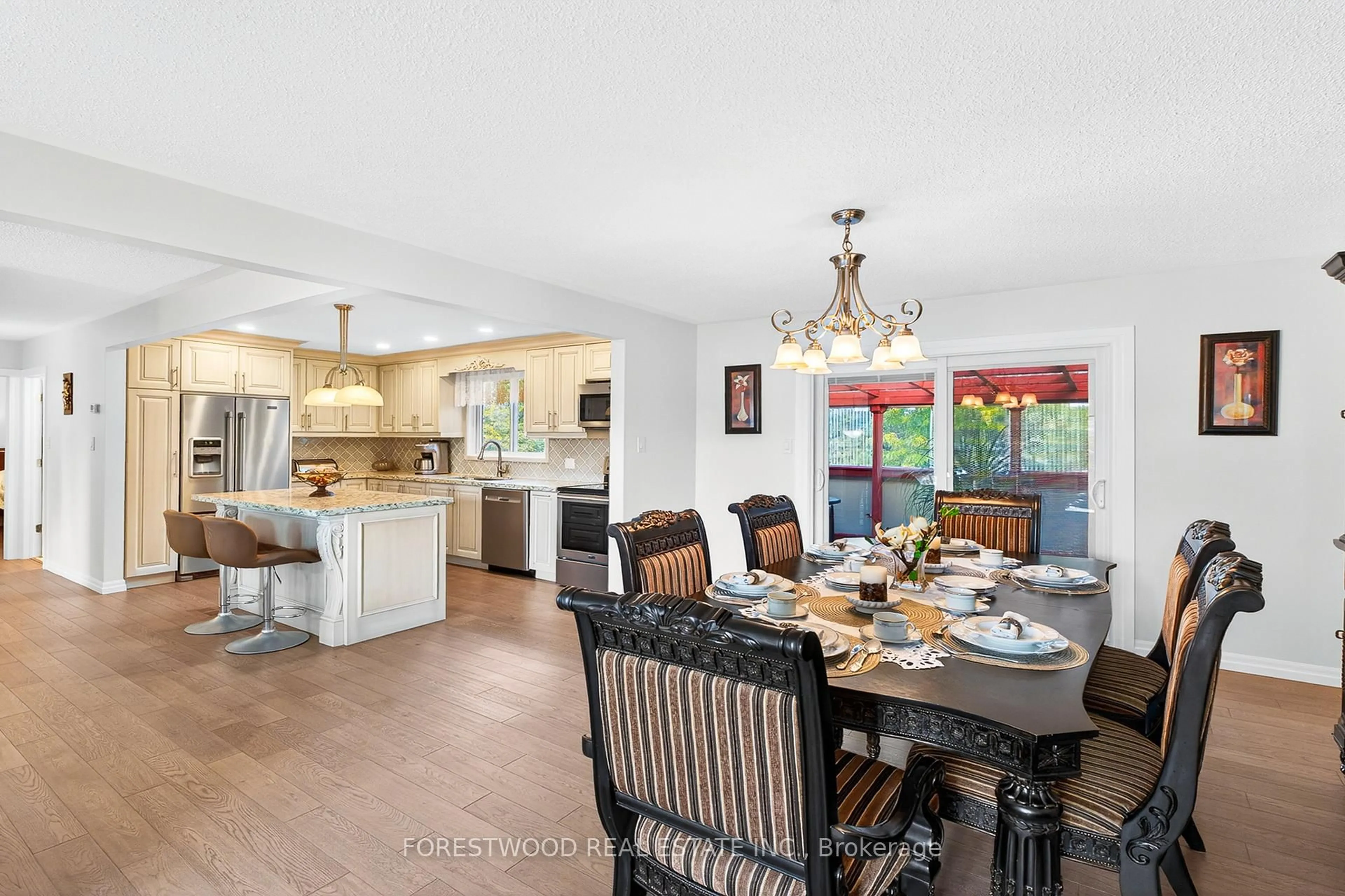 Open concept kitchen, ceramic/tile floor for 93 Deerhurst Rd, Hamilton Ontario L8E 3G2