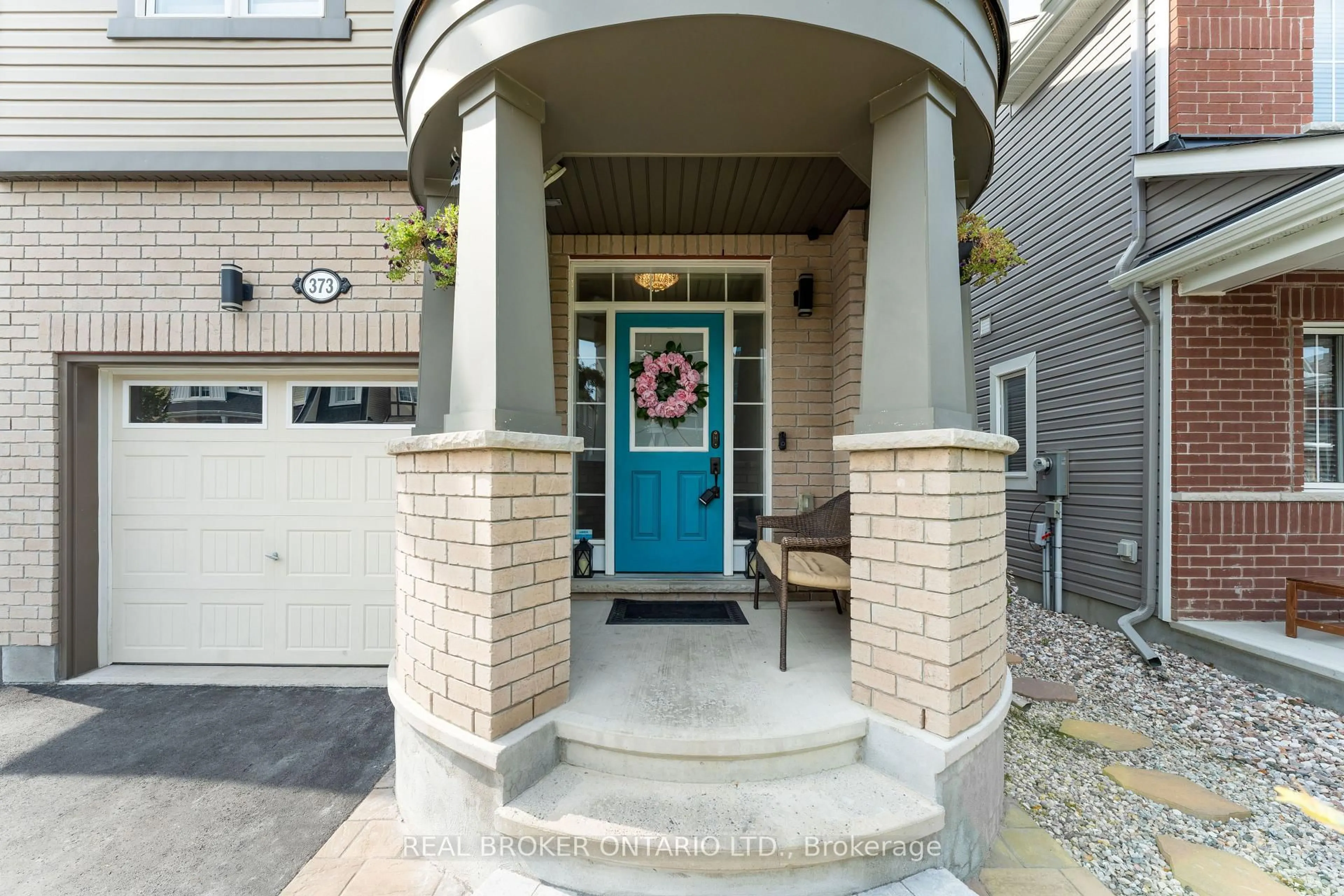 Indoor entryway for 373 River Landing Ave, Ottawa Ontario K2J 6K6