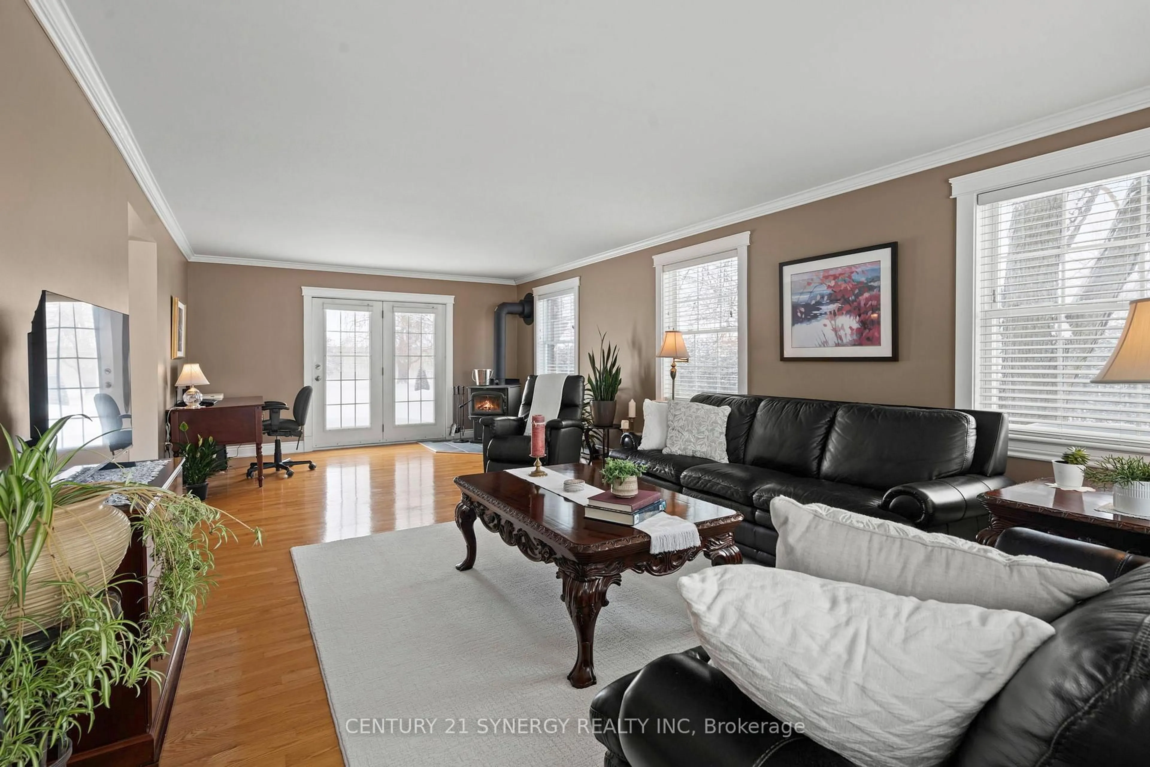 Living room with furniture, unknown for 183 Hamilton Rd, Russell Ontario K4R 1E5