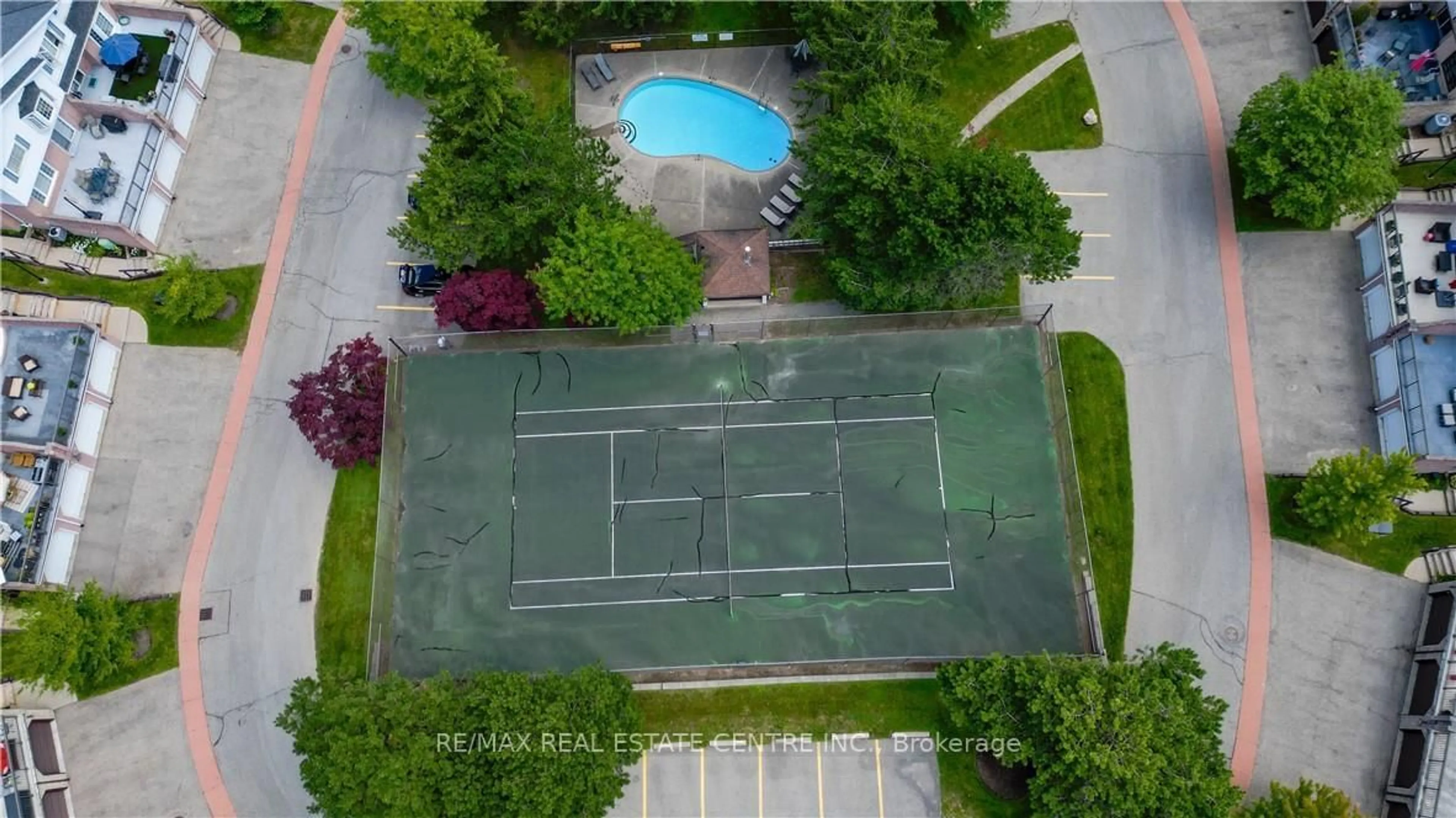 Pool for 493 Beechwood Dr #4, Waterloo Ontario N2T 1H8