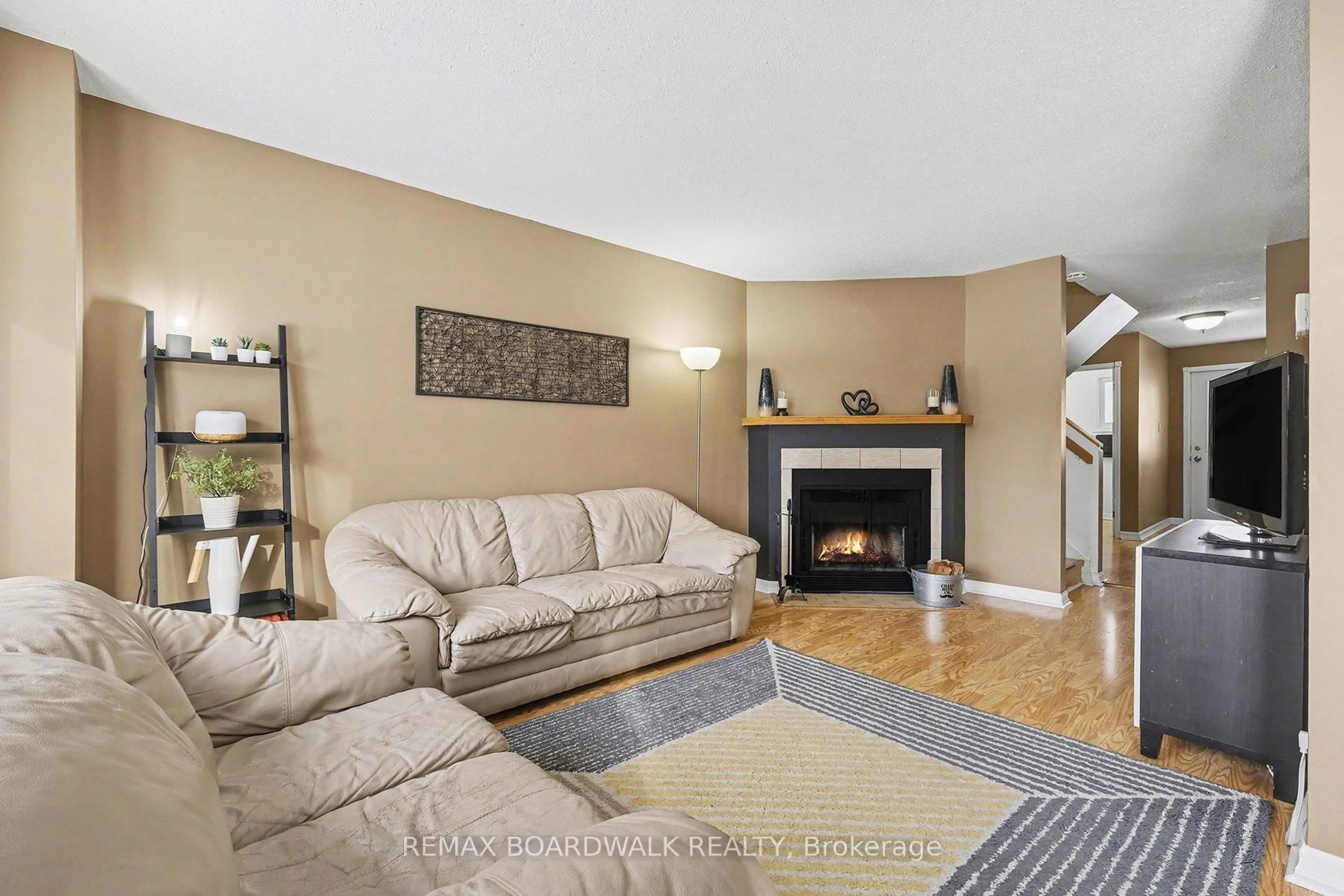 Living room with furniture, unknown for 448 Valade Cres, Ottawa Ontario K4A 2W4