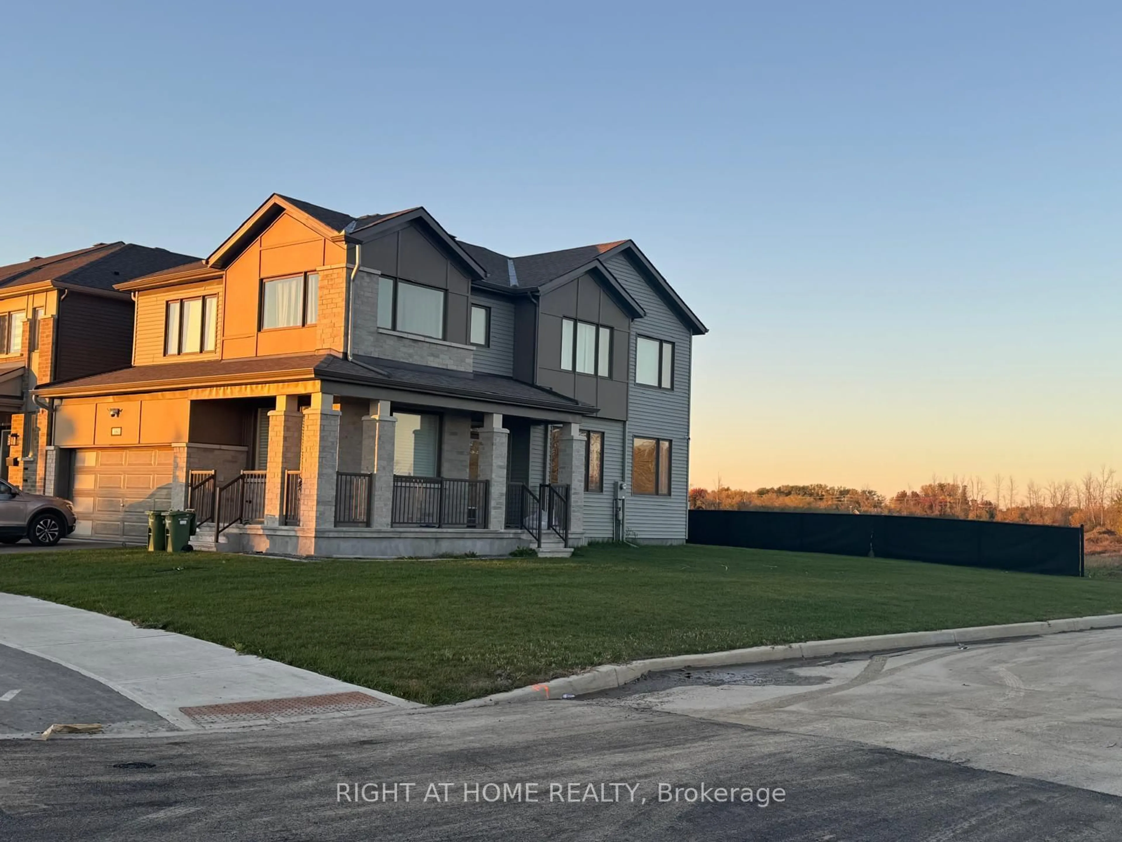 A pic from outside/outdoor area/front of a property/back of a property/a pic from drone, unknown for 380 Meynell Rd, Richmond Ontario K0A 2Z0