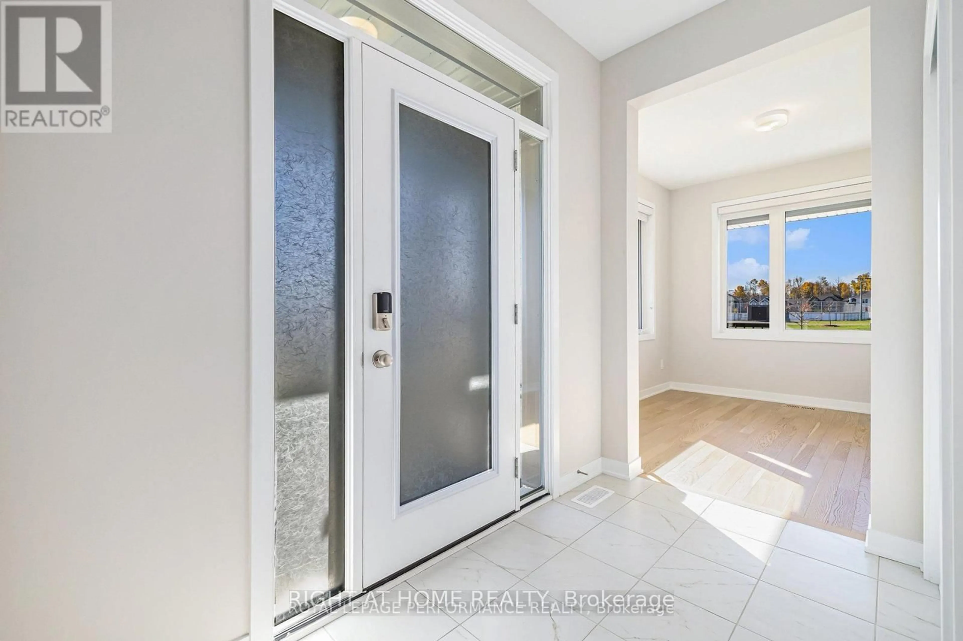 Indoor entryway for 380 Meynell Rd, Richmond Ontario K0A 2Z0