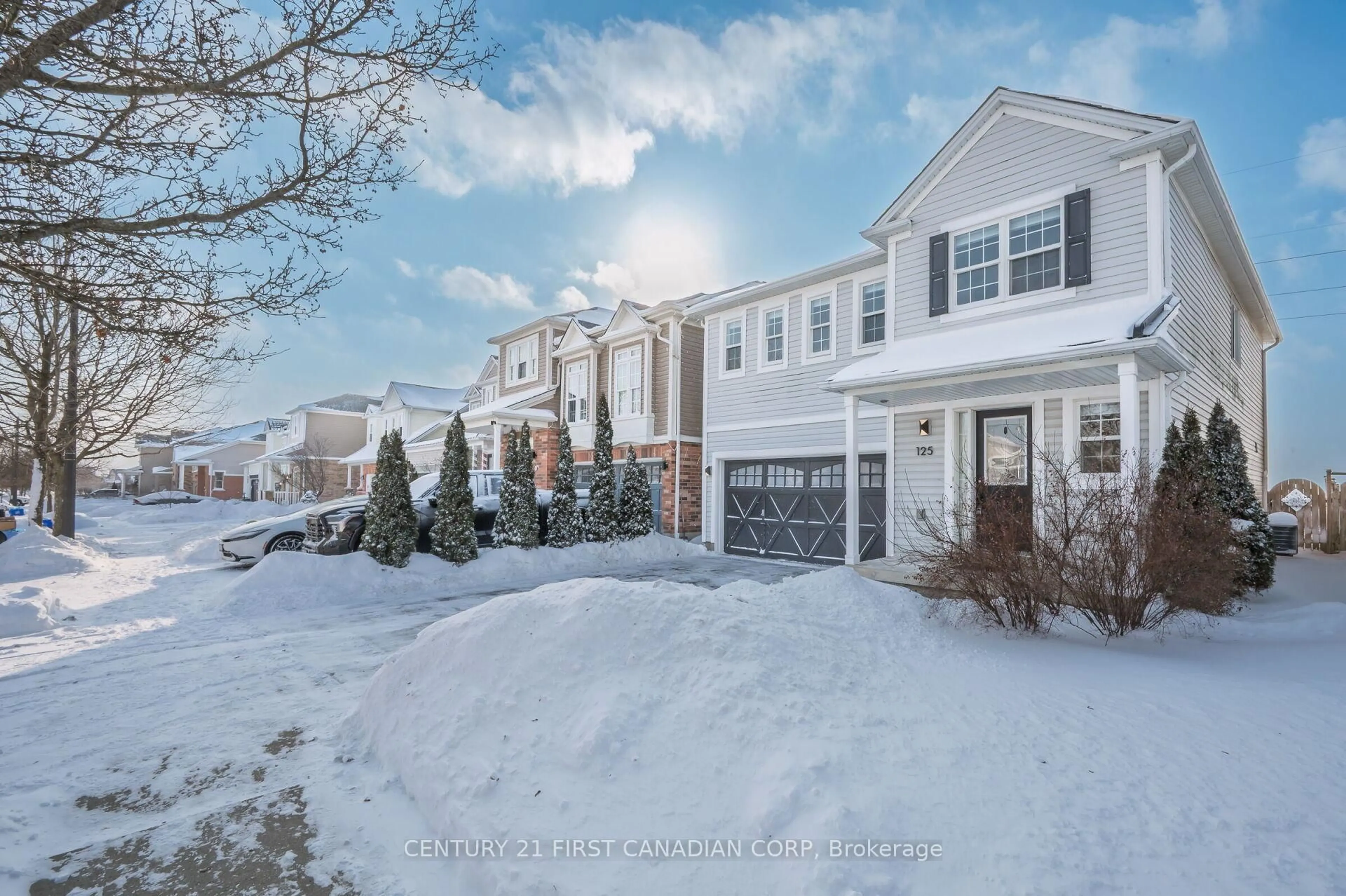 A pic from outside/outdoor area/front of a property/back of a property/a pic from drone, street for 125 Voyager Pass, Hamilton Ontario L0R 1C0