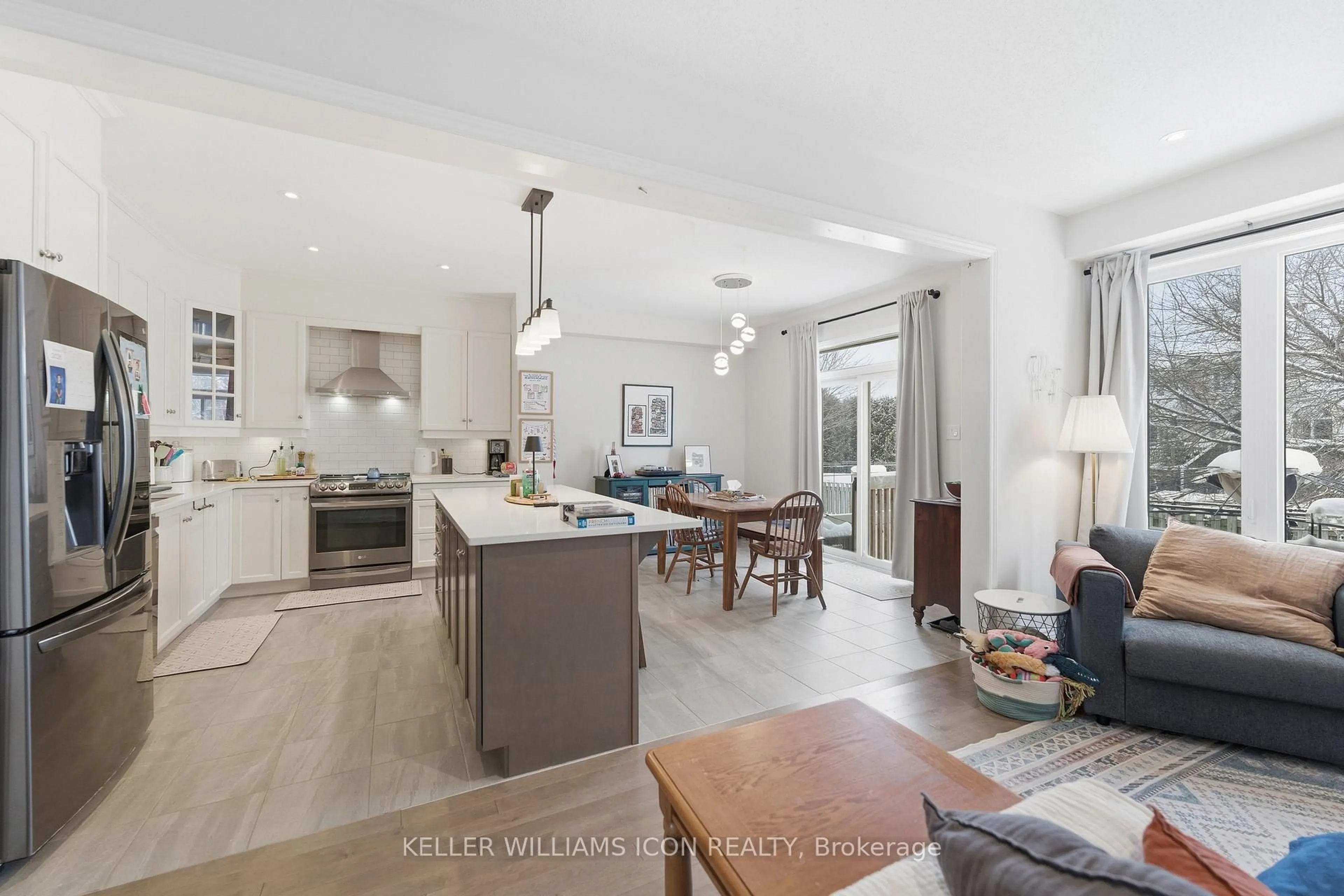 Open concept kitchen, ceramic/tile floor for 132 Asper Trail Circ, Ottawa Ontario K2M 0K8