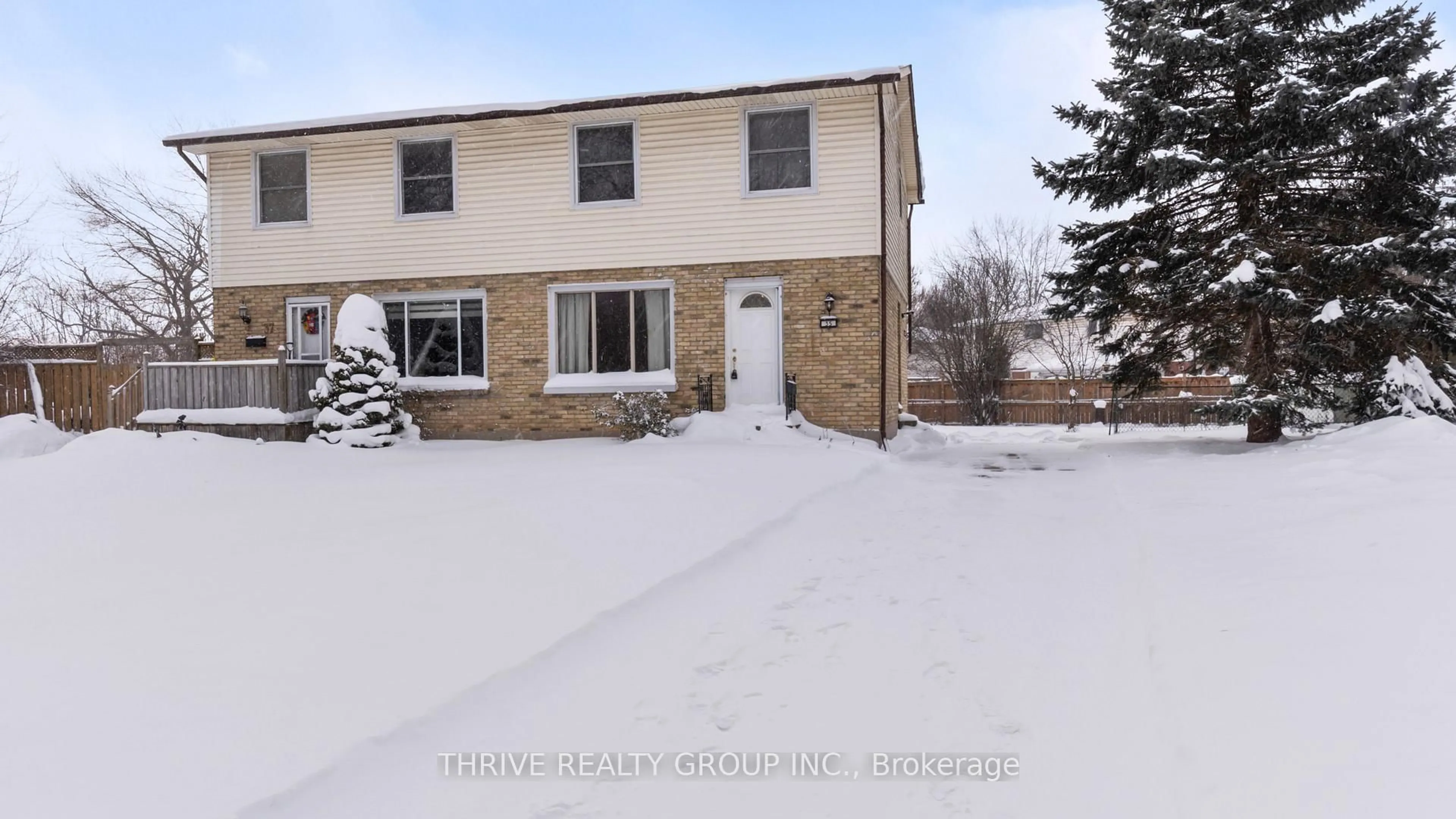 A pic from outside/outdoor area/front of a property/back of a property/a pic from drone, street for 35 Kintail Cres, London South Ontario N6E 1J4