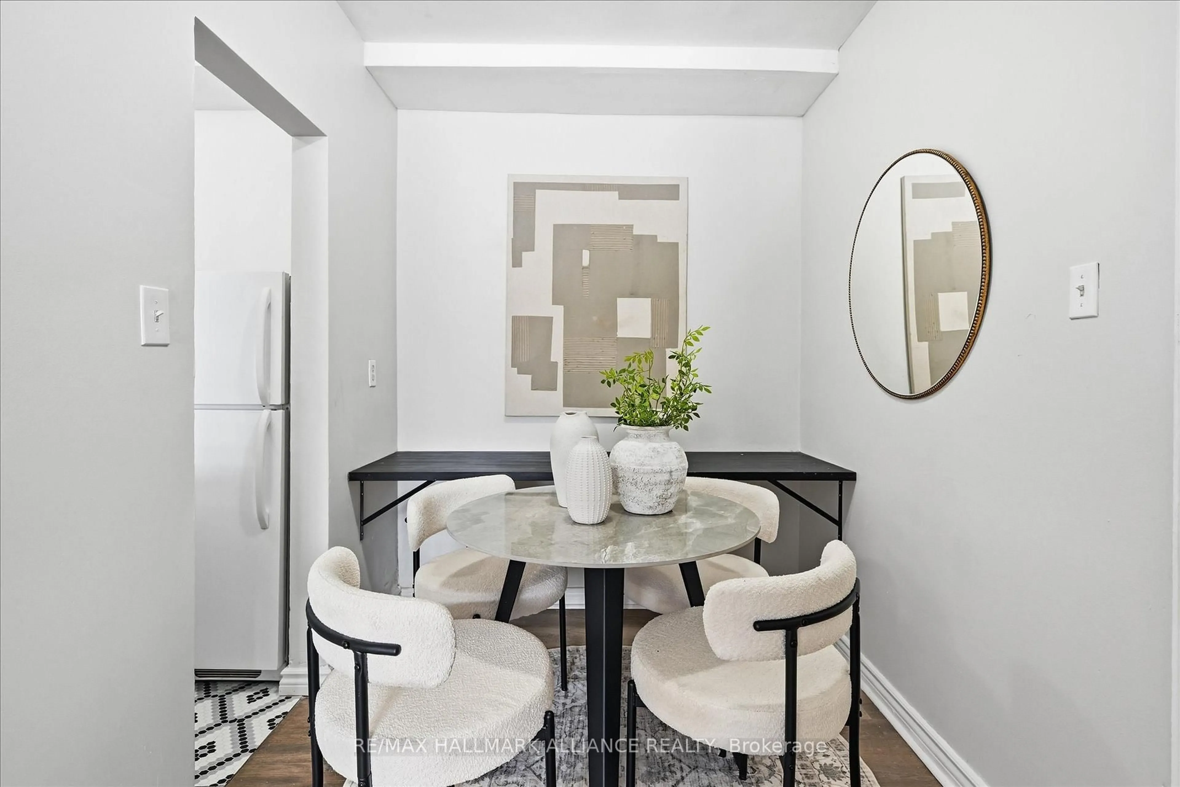 Dining room, ceramic/tile floor for 37 Mericourt Rd #101, Hamilton Ontario L8S 2N5