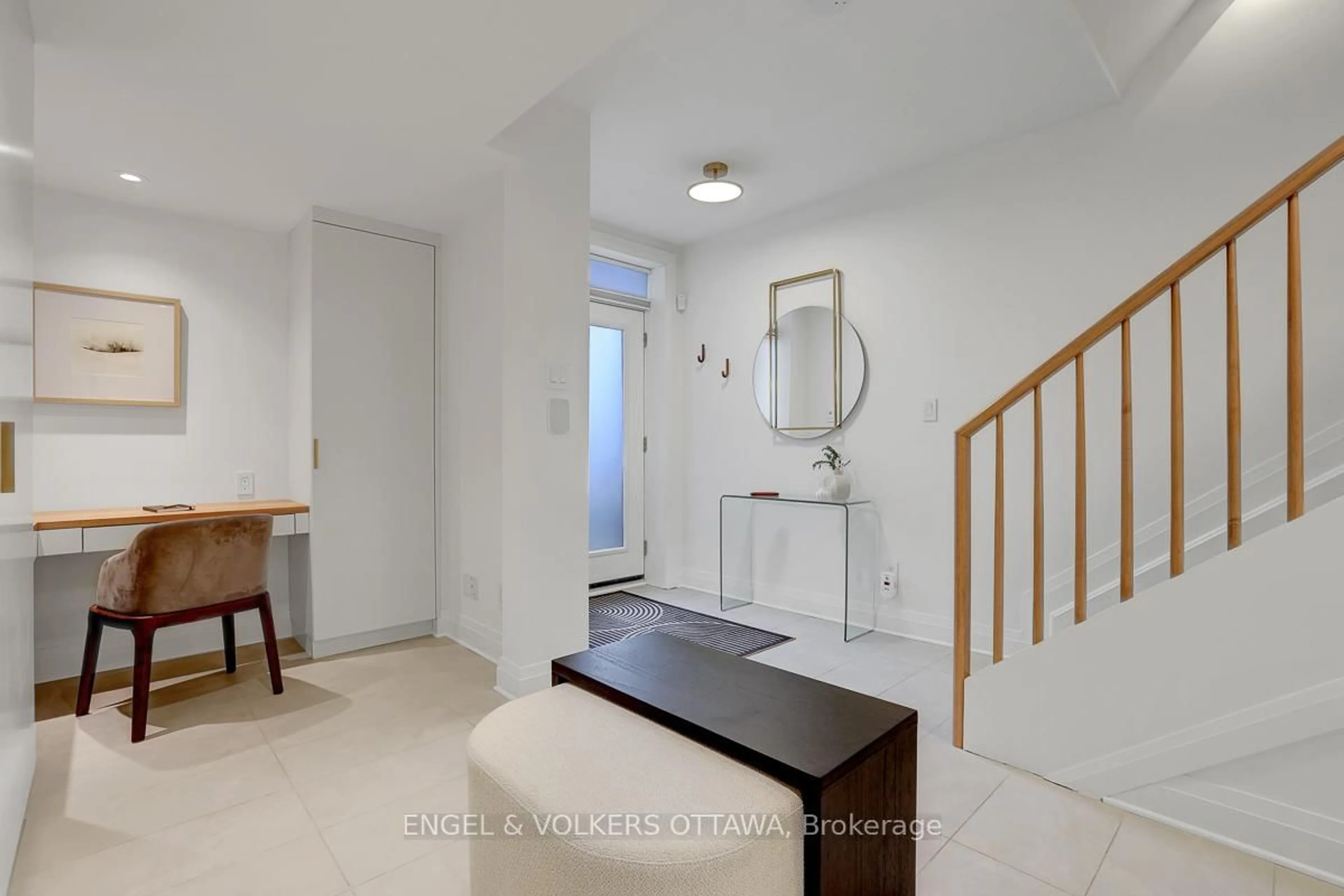 Unknown for 449 Edison Ave, Ottawa Ontario K2A 1S5