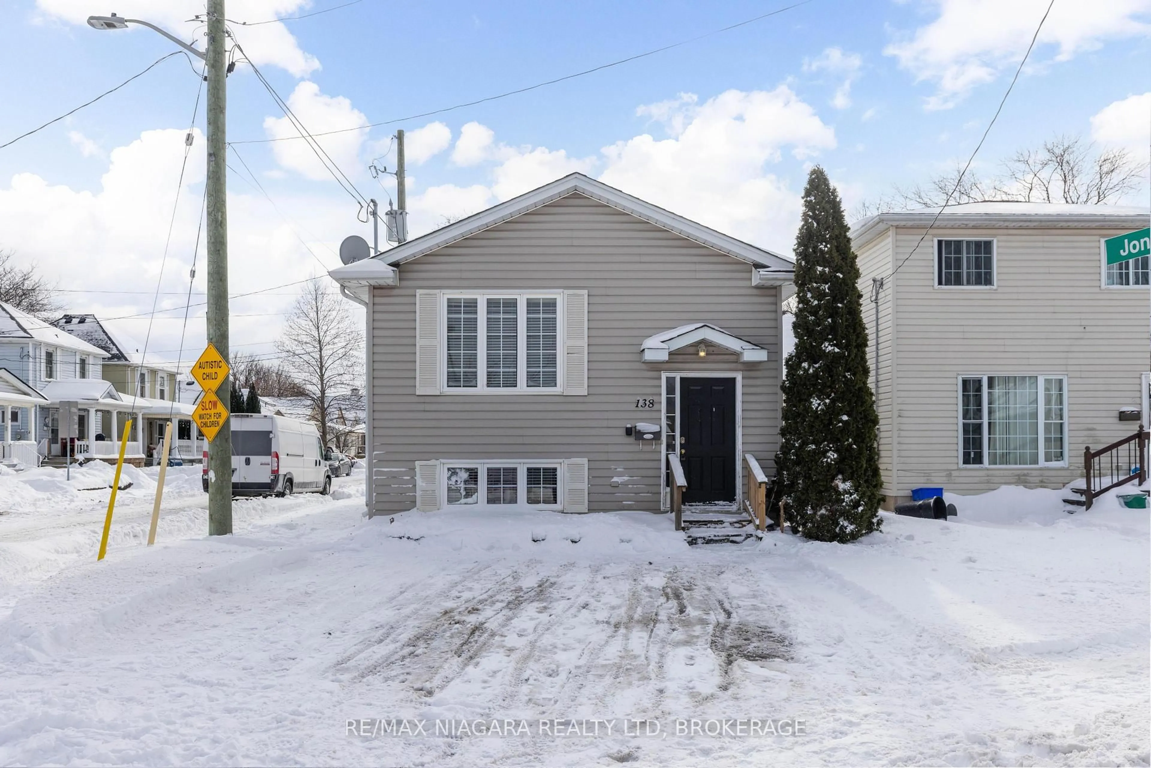 Unknown for 138 Carlton St, St. Catharines Ontario L2R 7S6