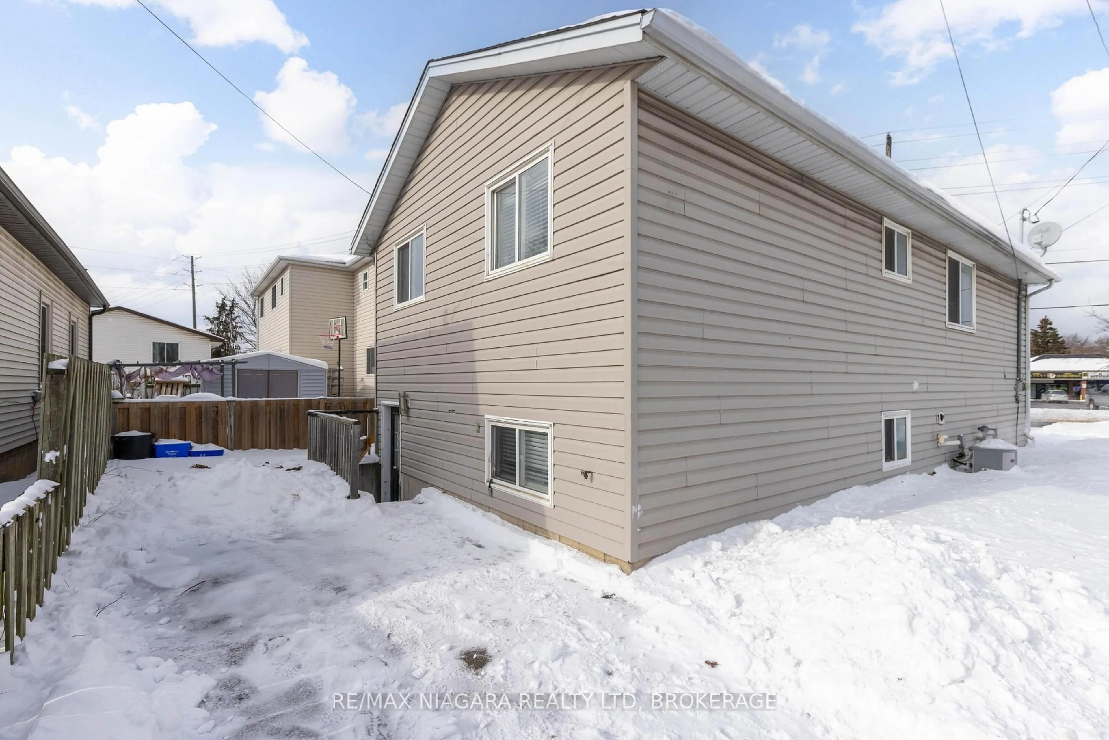 Unknown for 138 Carlton St, St. Catharines Ontario L2R 7S6