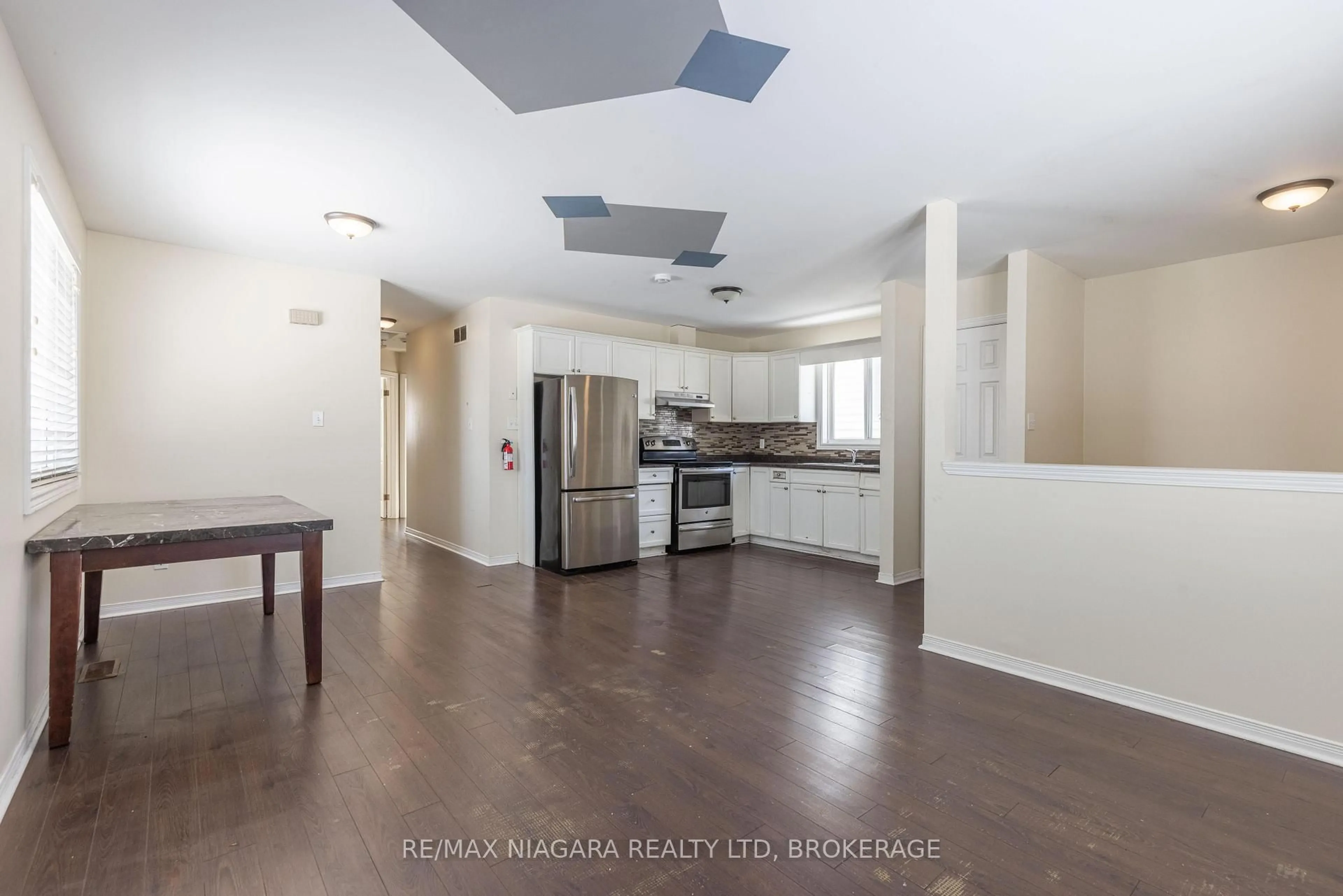 Open concept kitchen, unknown for 138 Carlton St, St. Catharines Ontario L2R 7S6