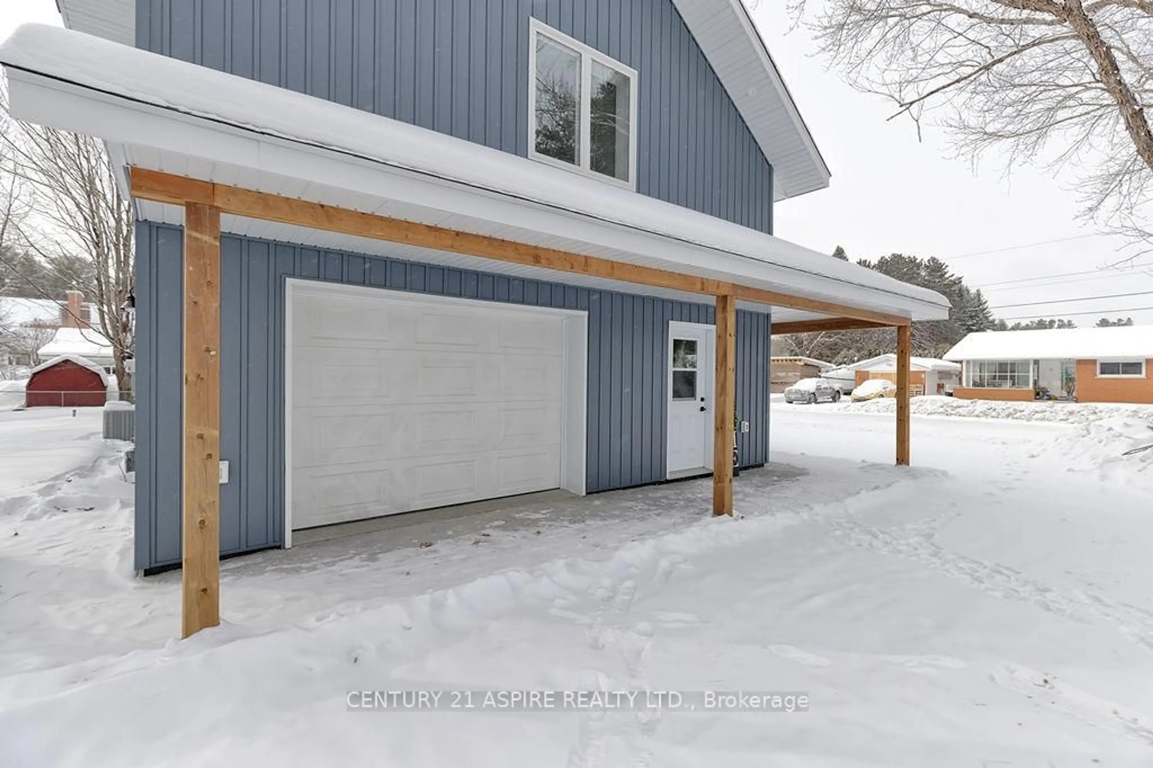 Indoor garage for 32 Wilson St, Chalk River Ontario K0J 1J0
