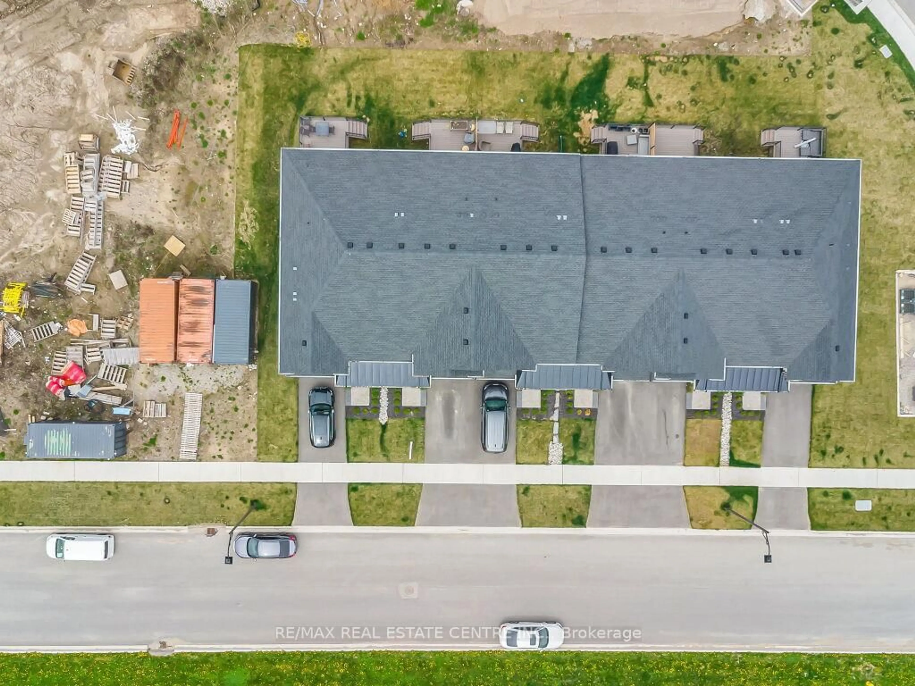 A pic from outside/outdoor area/front of a property/back of a property/a pic from drone, street for 36 Walker Rd, Ingersoll Ontario N5C 4H3