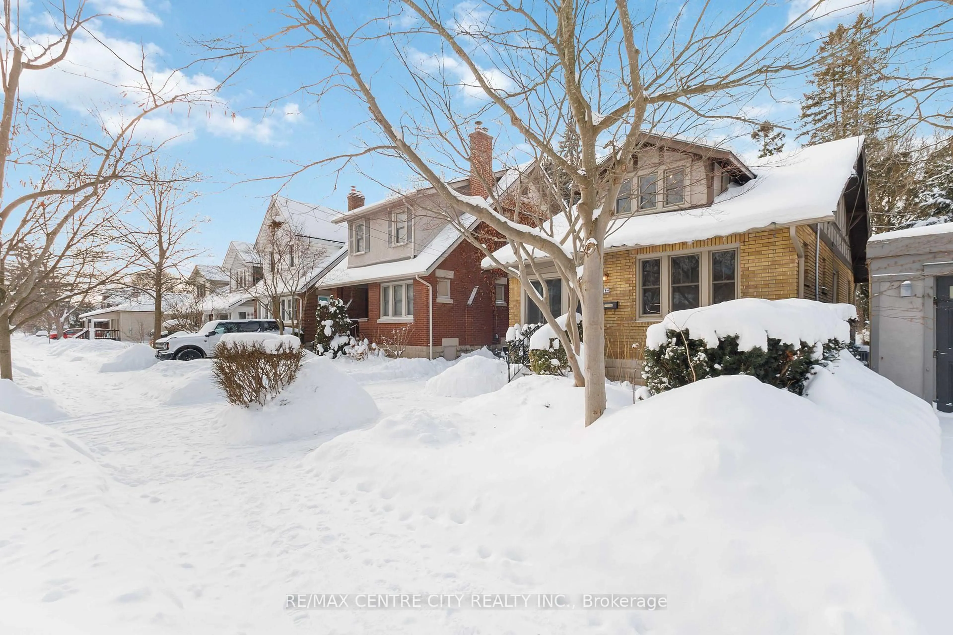 Unknown for 133 Thornton Ave, London East Ontario N5Y 2Y6