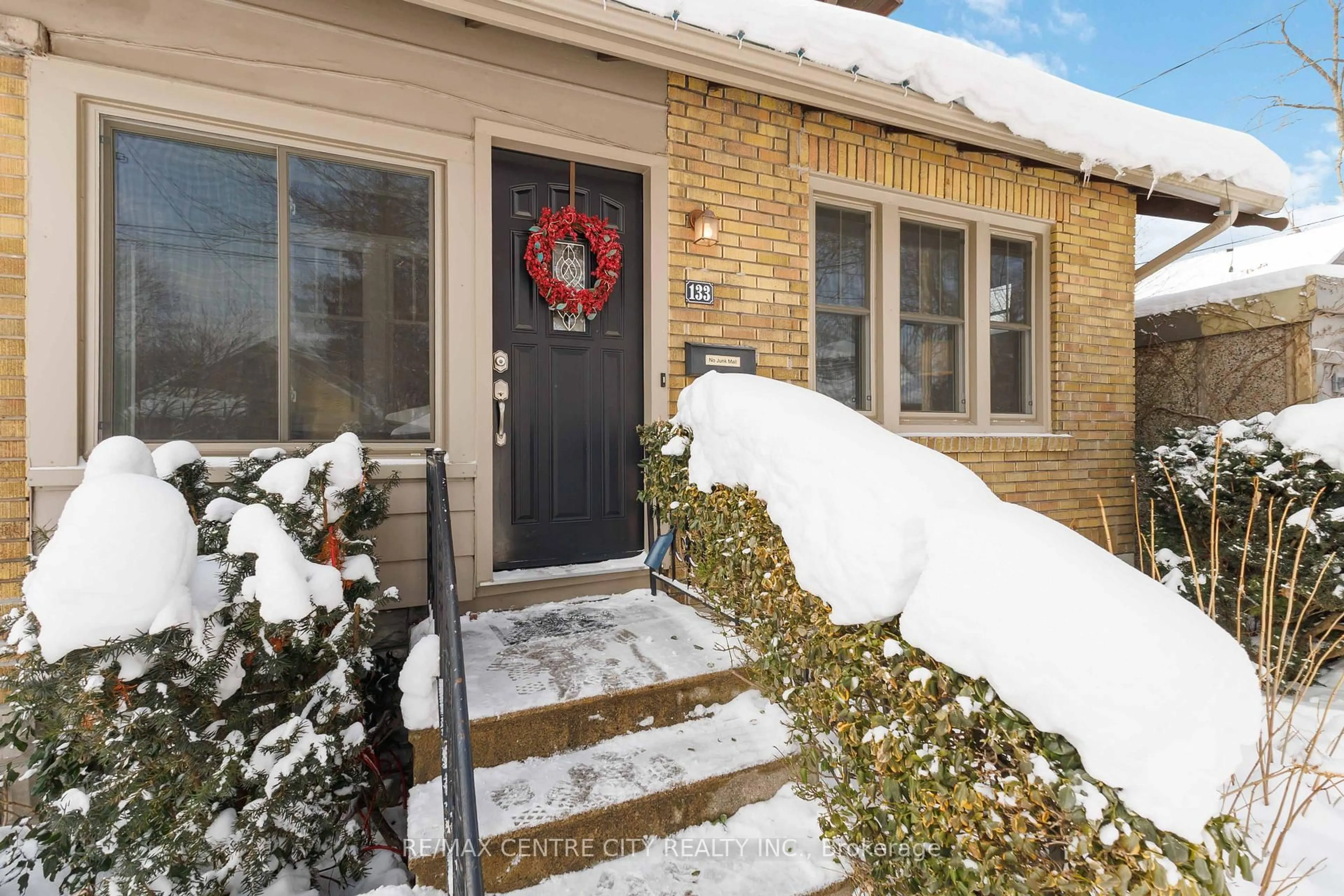 Unknown for 133 Thornton Ave, London East Ontario N5Y 2Y6