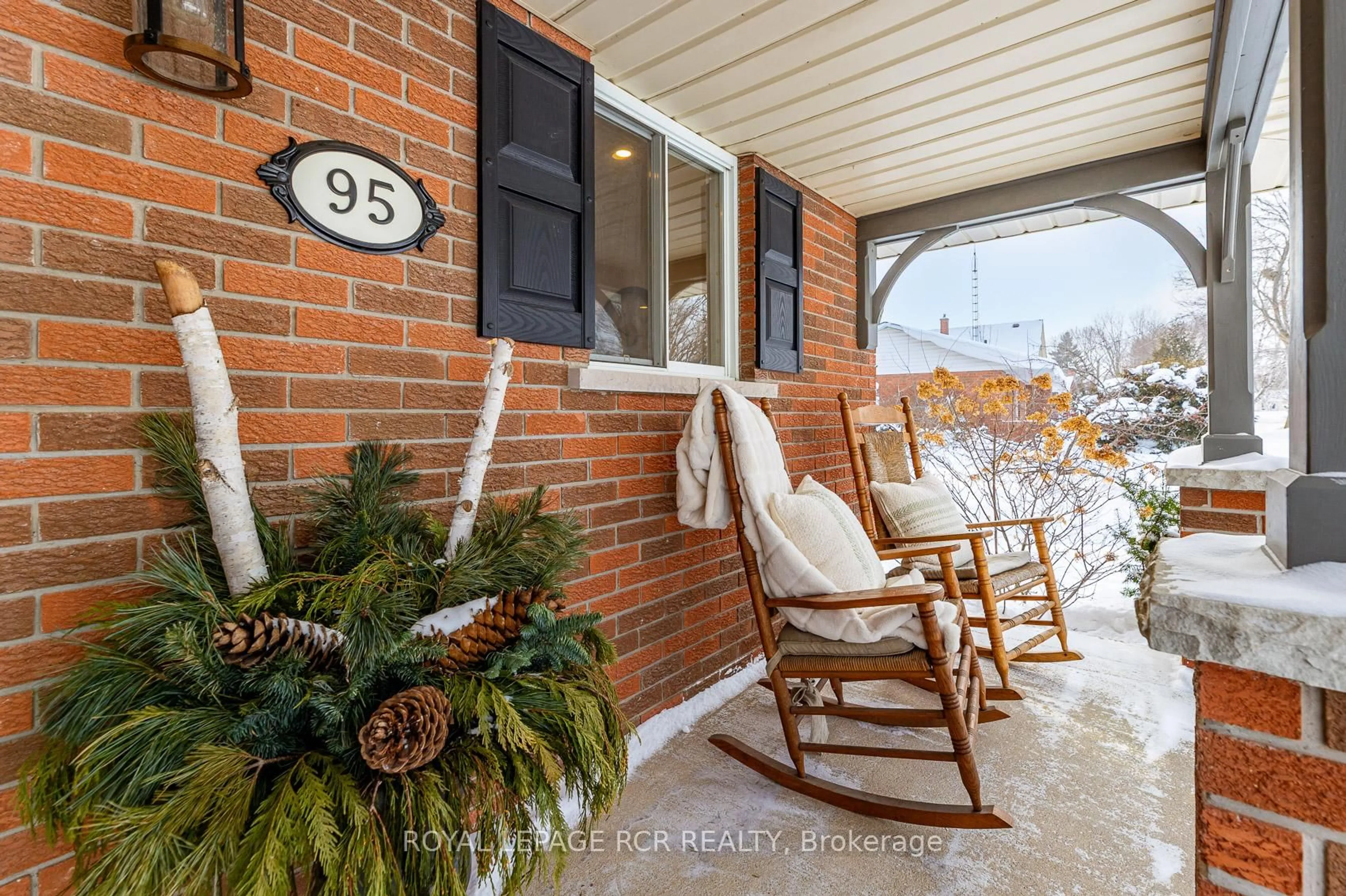 Patio, street for 95 Amaranth St, East Luther Grand Valley Ontario L9W 5L4