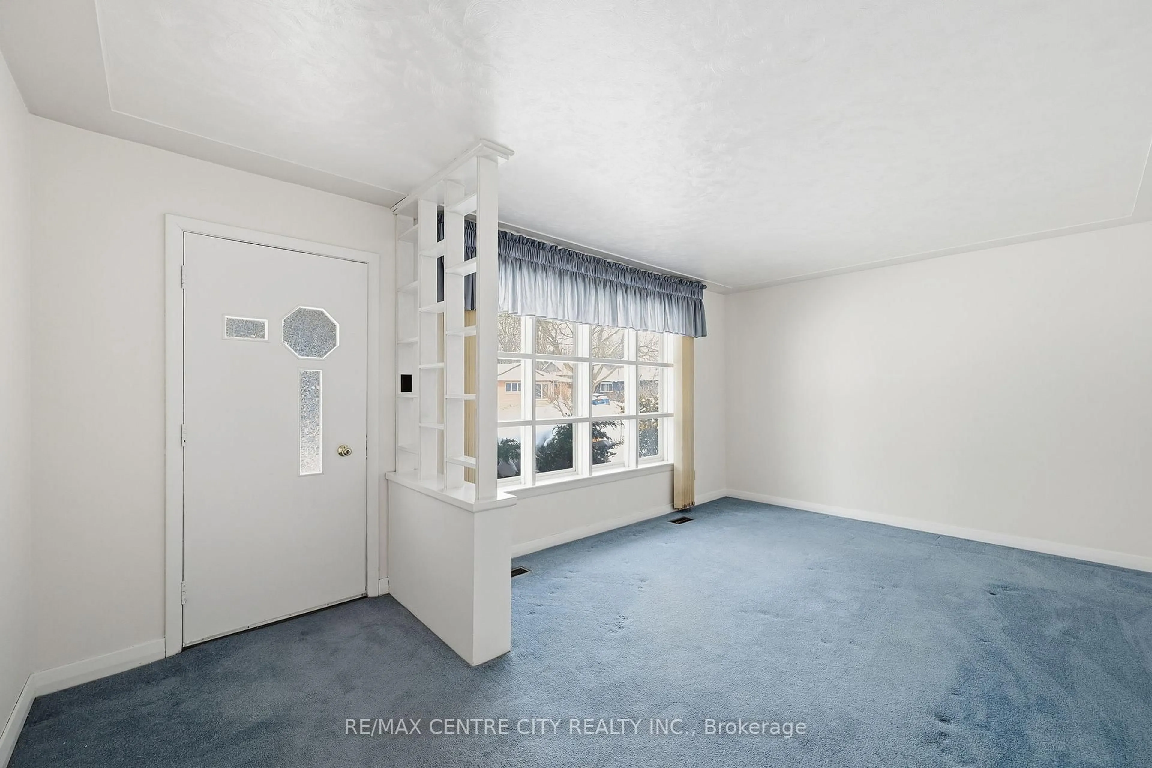 A pic of a room for 81 Clive Rd, Kitchener Ontario N2H 3N5