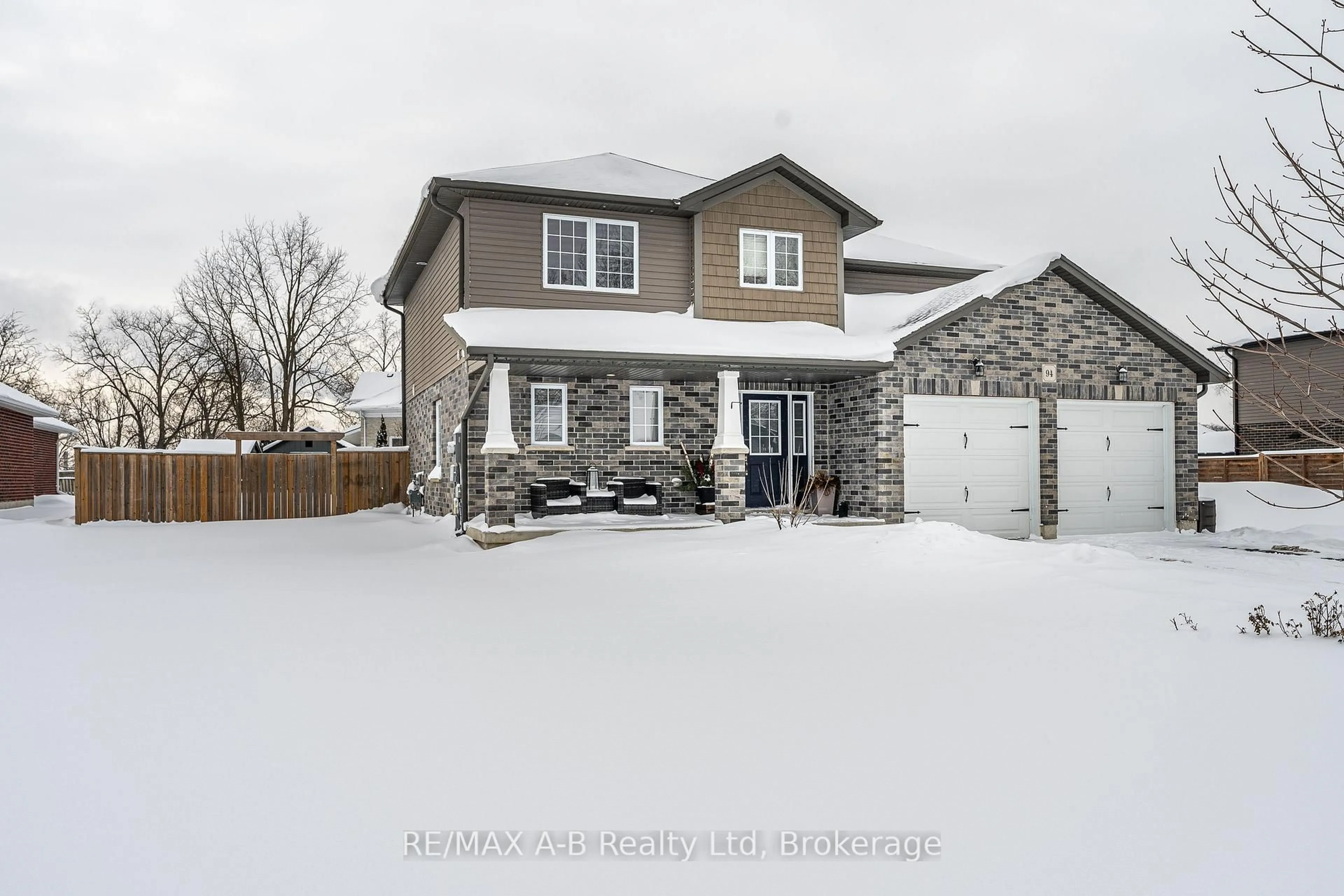 A pic from outside/outdoor area/front of a property/back of a property/a pic from drone, street for 94 Wilson Crt, St. Marys Ontario N4X 0B6