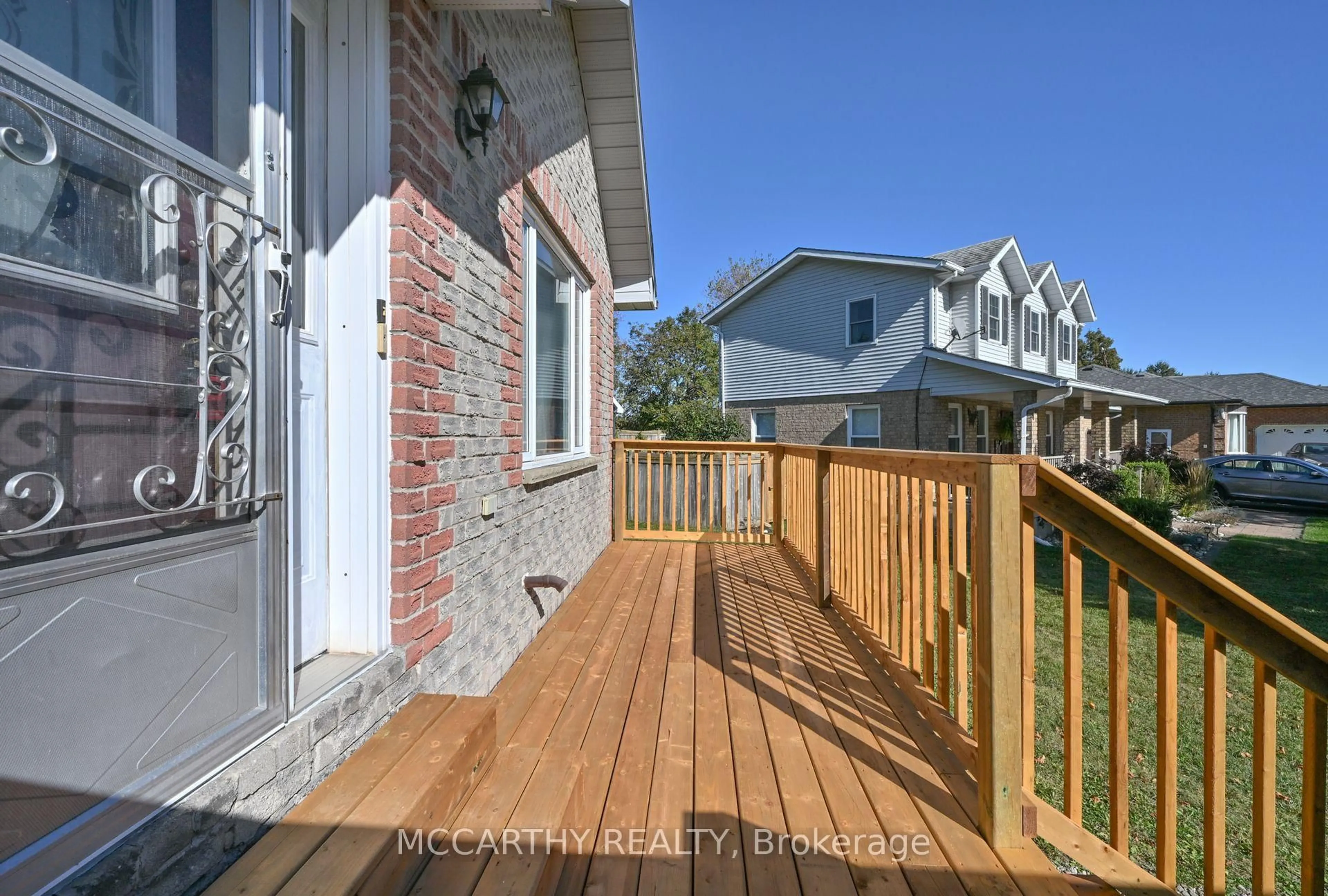 Patio, street for 28 Wilson Cres, Southgate Ontario N0C 1B0
