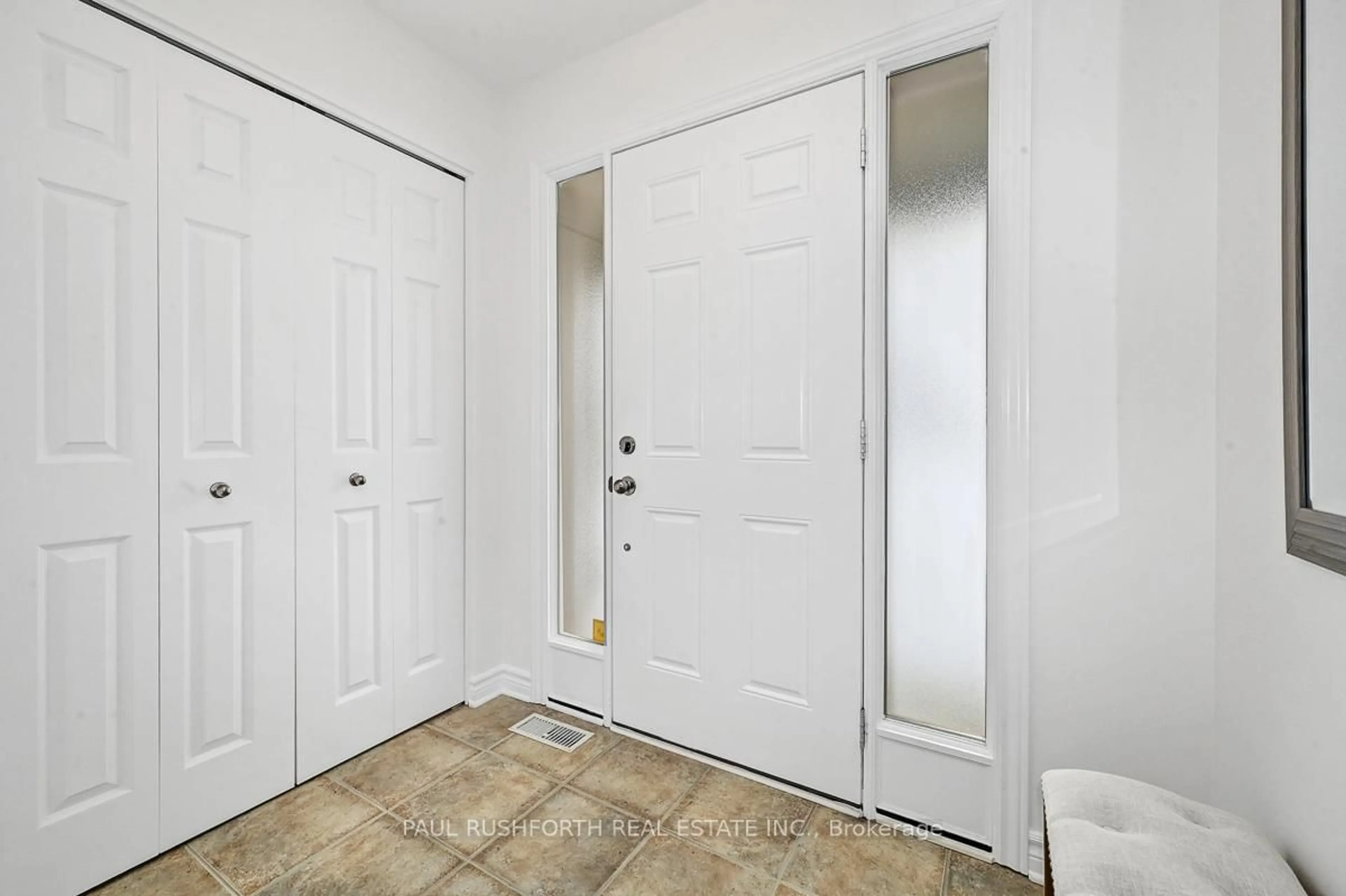 Indoor entryway for 421 Jasper Cres, Clarence-Rockland Ontario K4K 0C8
