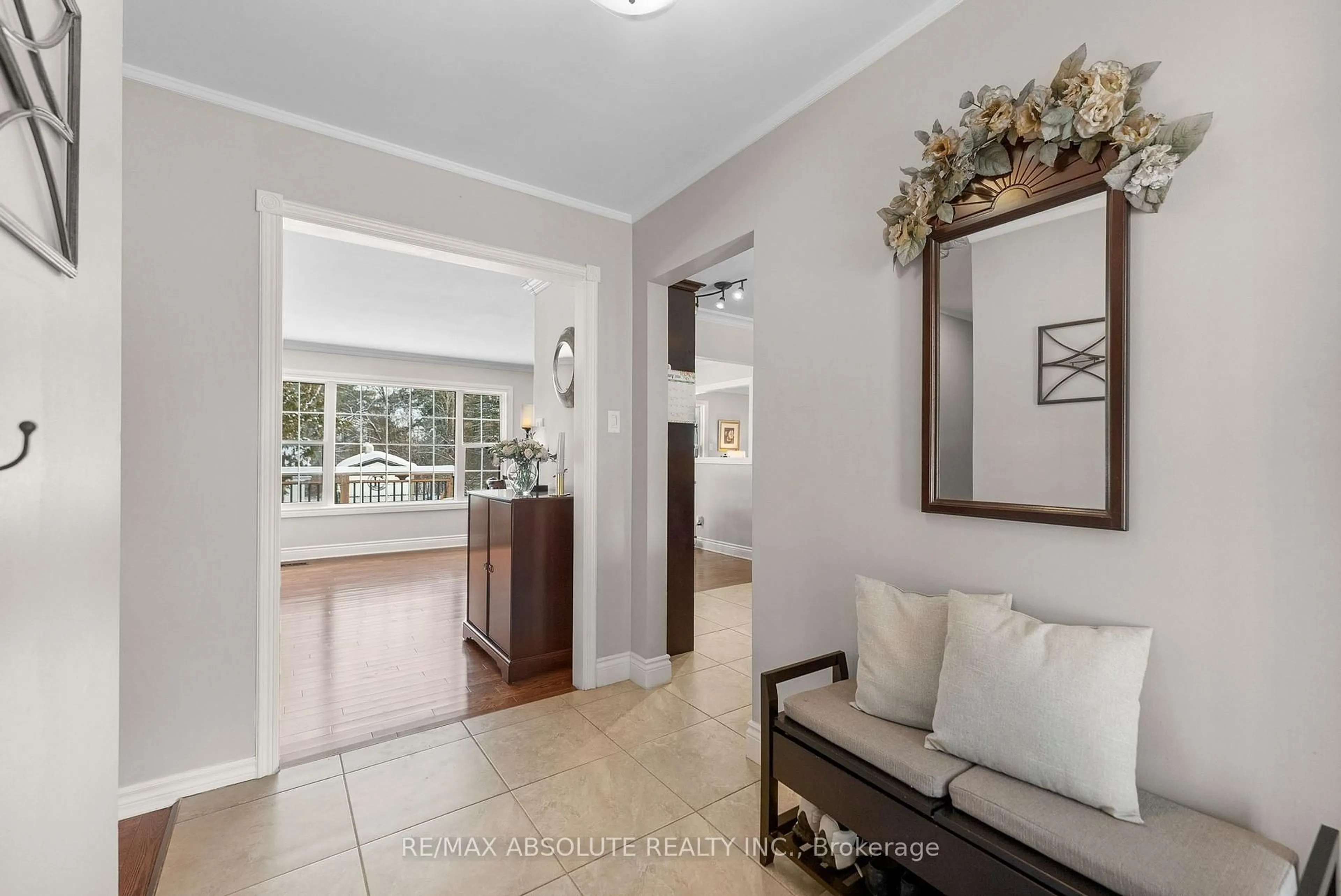 Indoor entryway for 131 Burns Dr, Braeside Ontario K0A 1G0