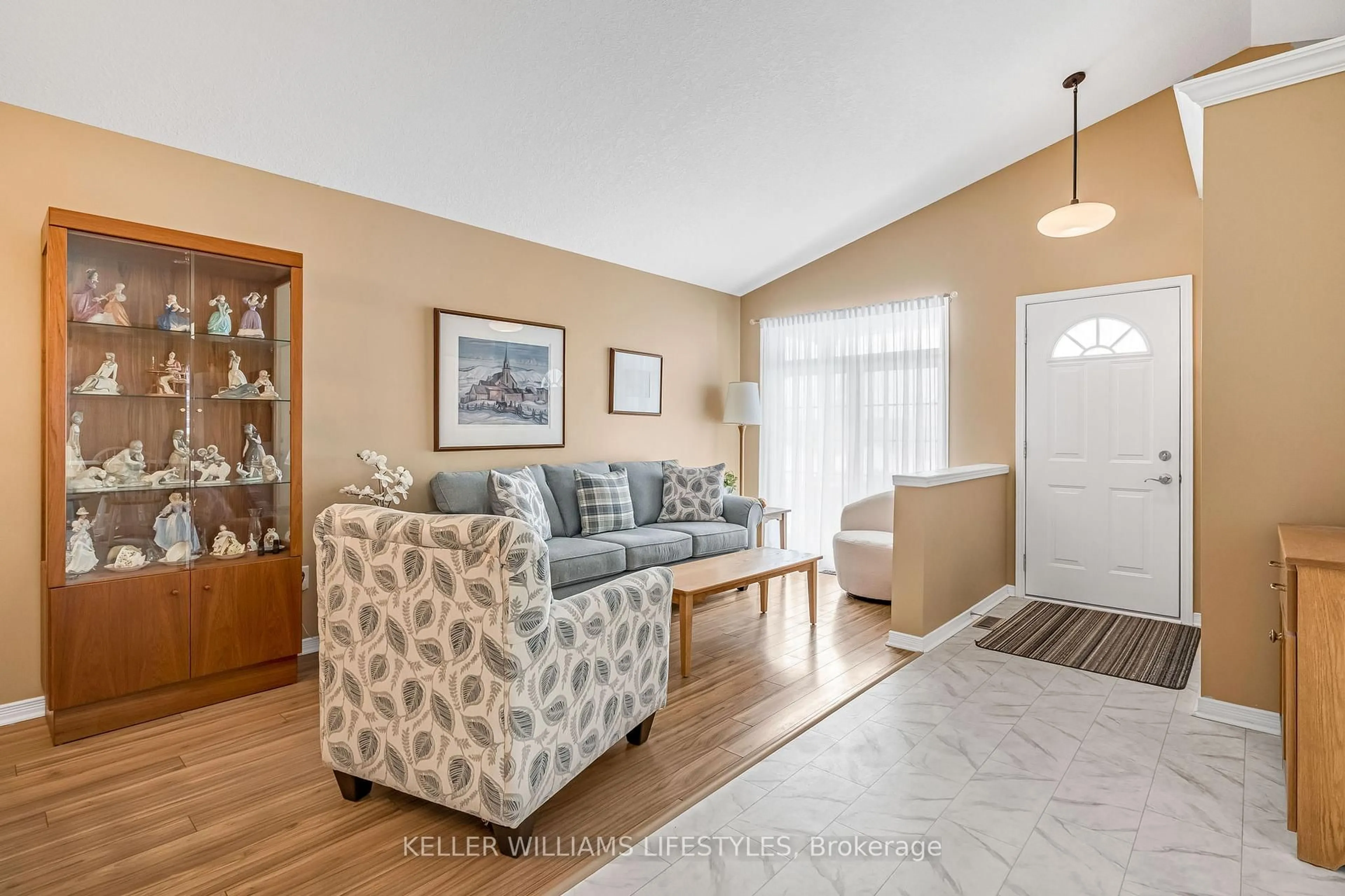 Living room with furniture, unknown for 1423 South Wenige Dr, London North Ontario N5X 4N1