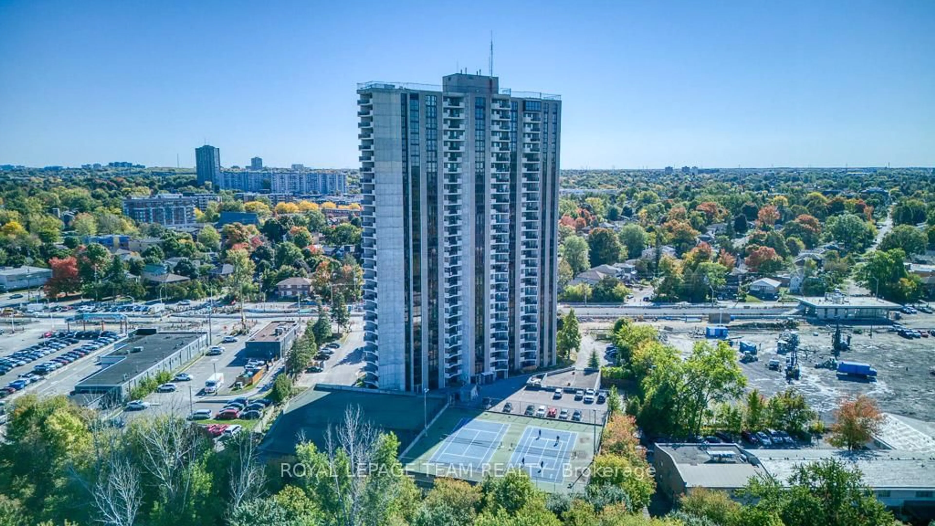 A pic from outside/outdoor area/front of a property/back of a property/a pic from drone, city buildings view from balcony for 1025 Richmond Rd #2201, Ottawa Ontario K2B 8G8