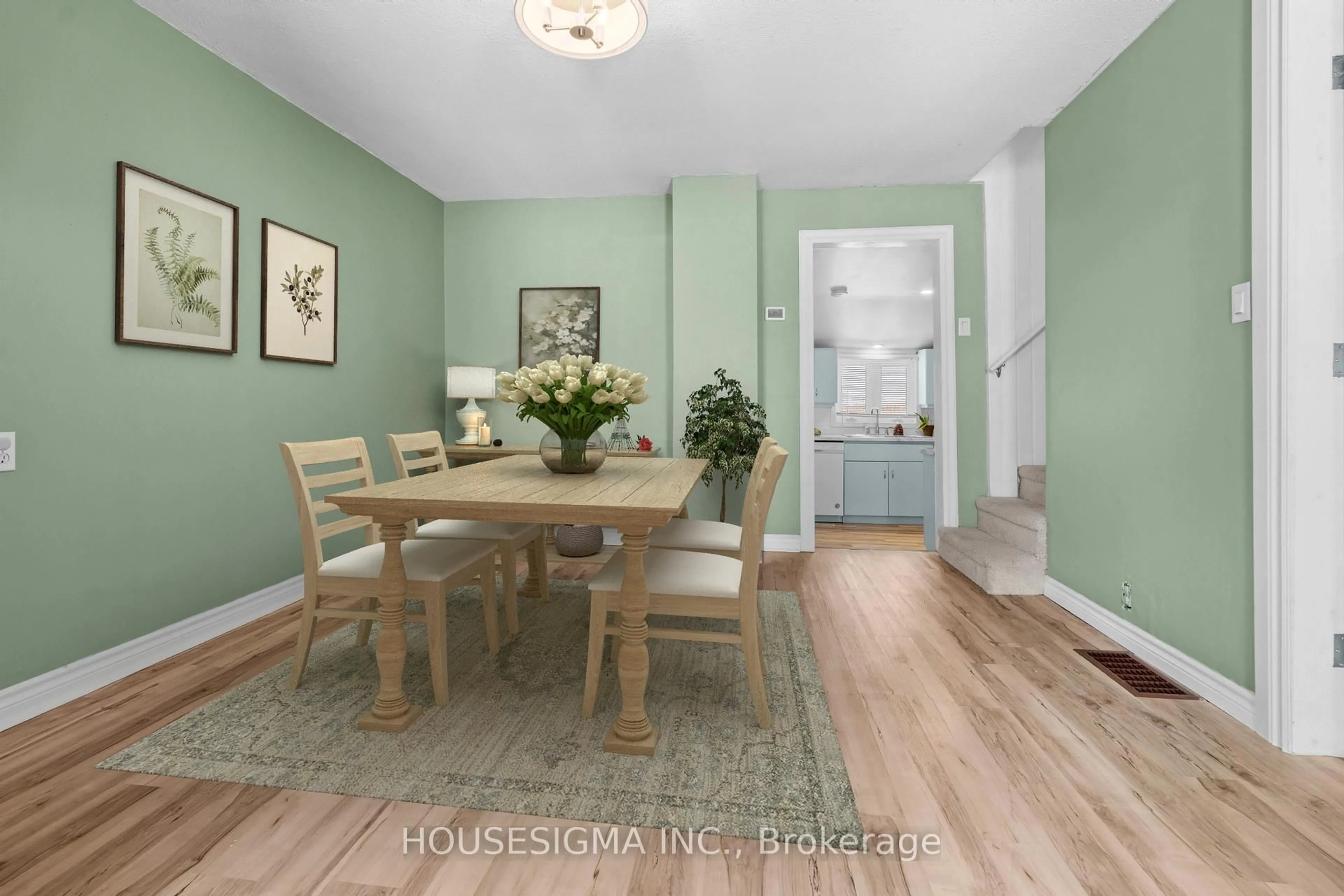 Dining room, unknown for 16 Centre St, St. Thomas Ontario N5R 2Z2