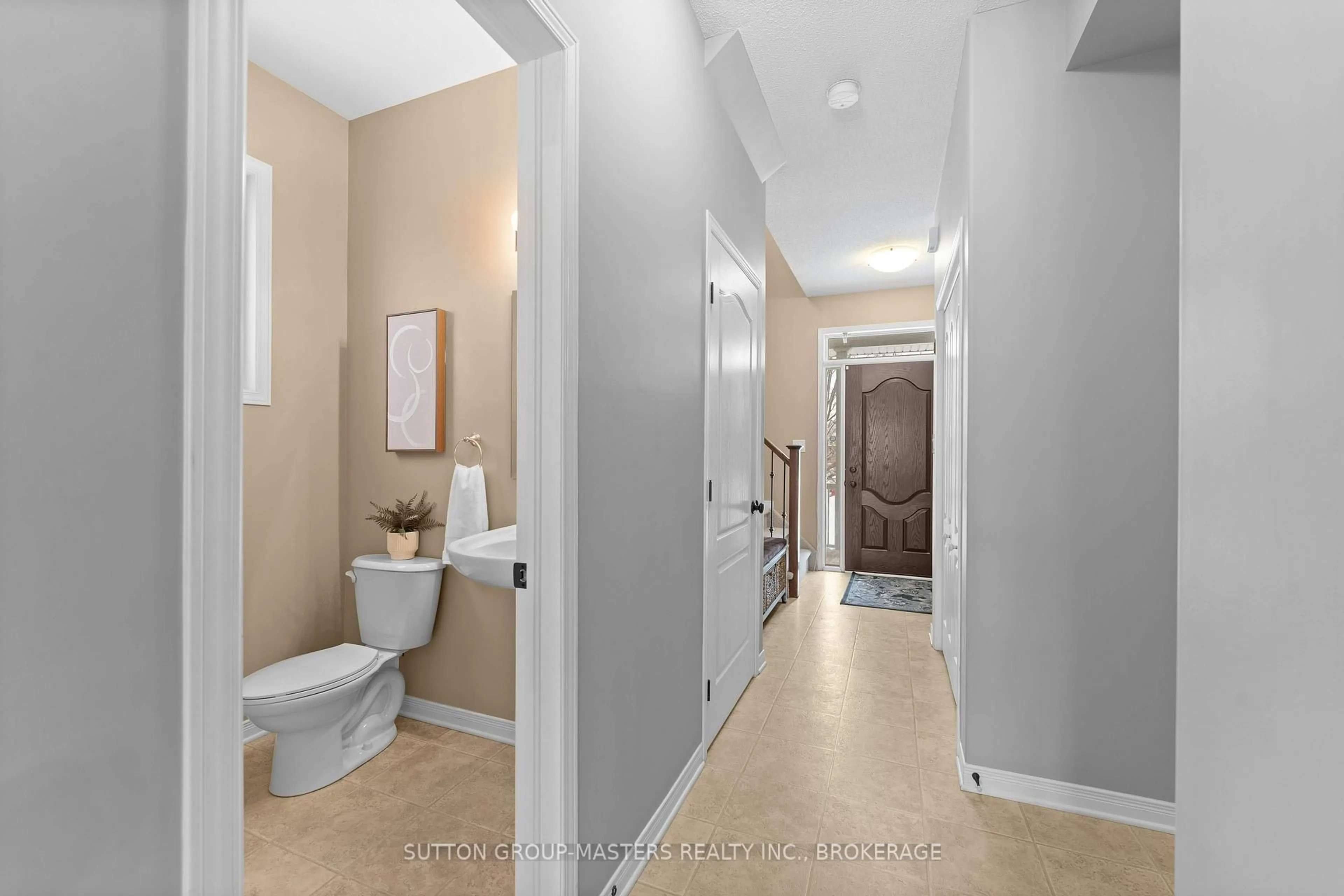Indoor entryway for 1606 Crimson Cres, Kingston Ontario K7P 0J3