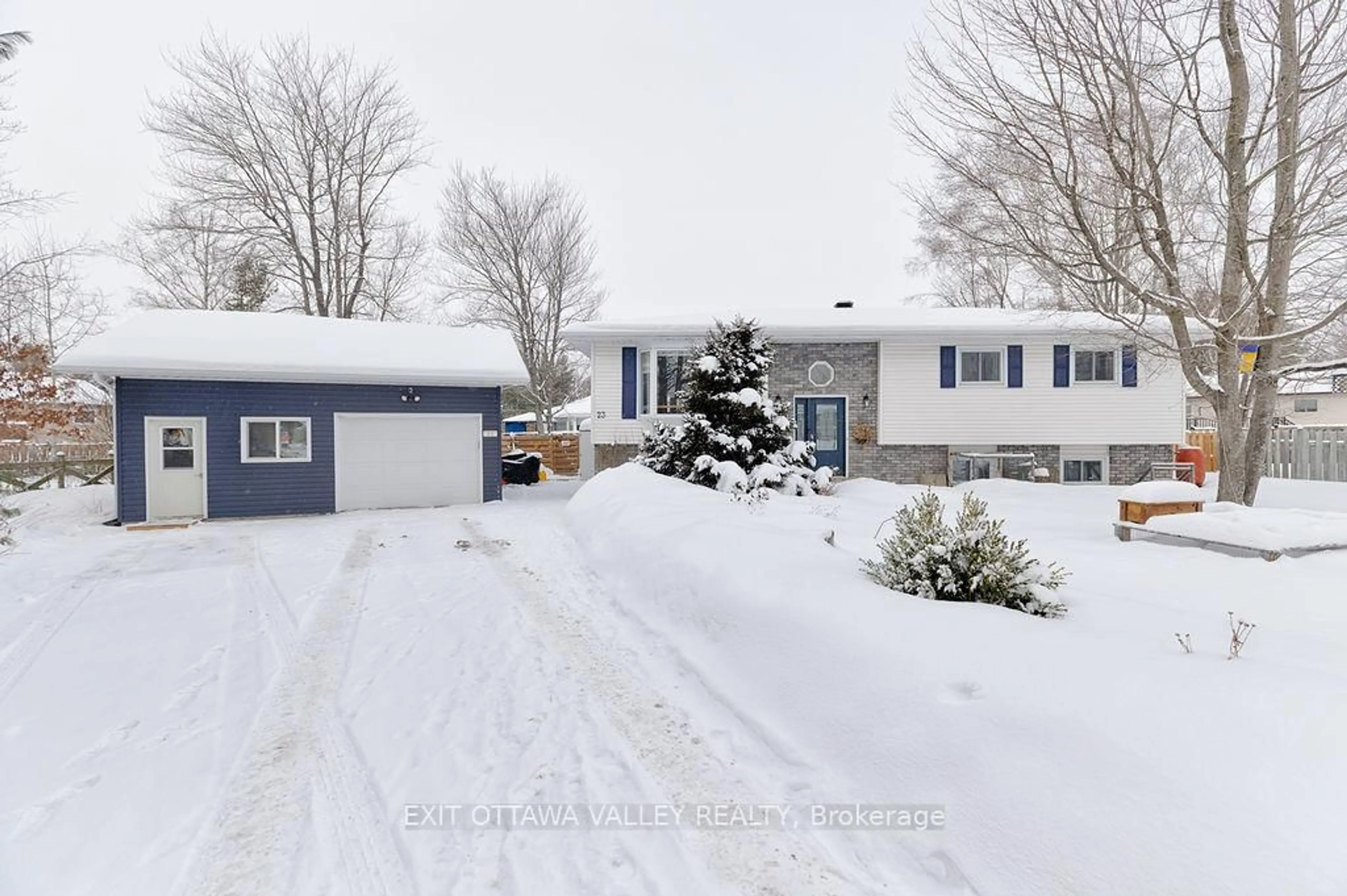 A pic from outside/outdoor area/front of a property/back of a property/a pic from drone, street for 23 Lisa Cres, Petawawa Ontario K8H 2Z8