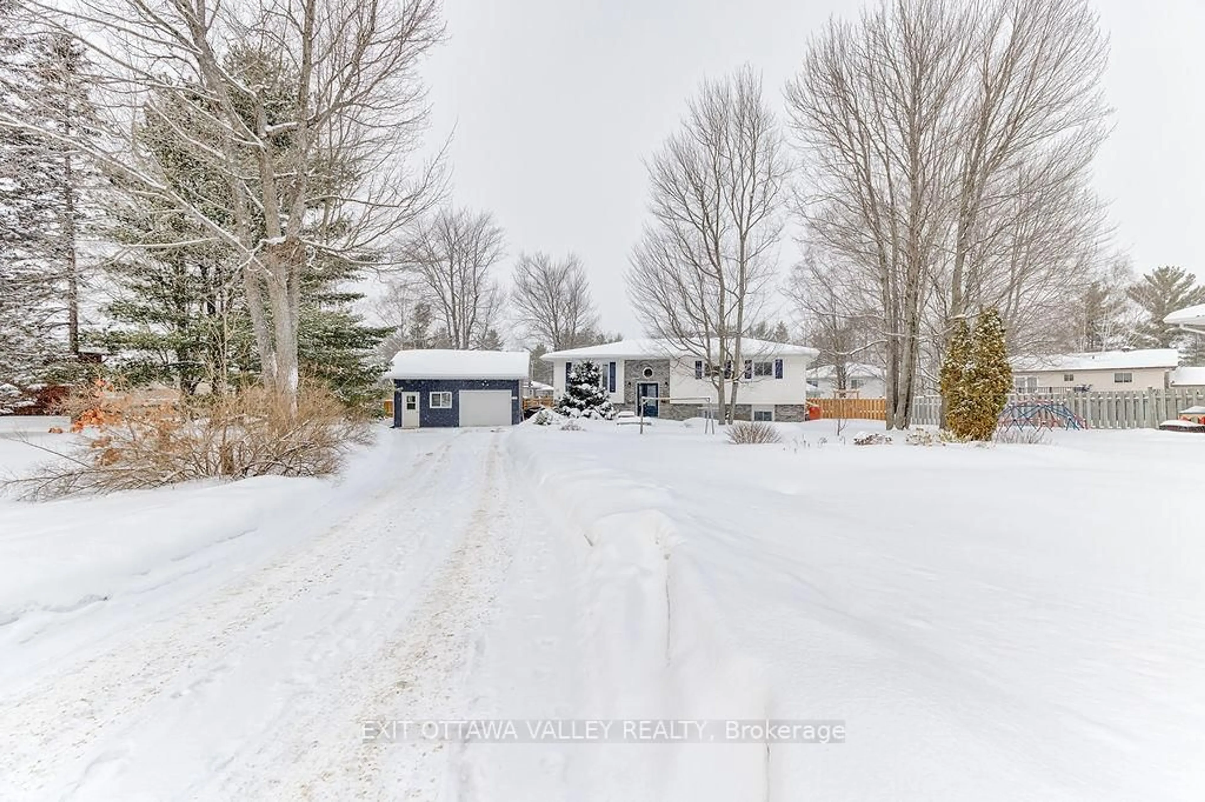 A pic from outside/outdoor area/front of a property/back of a property/a pic from drone, street for 23 Lisa Cres, Petawawa Ontario K8H 2Z8