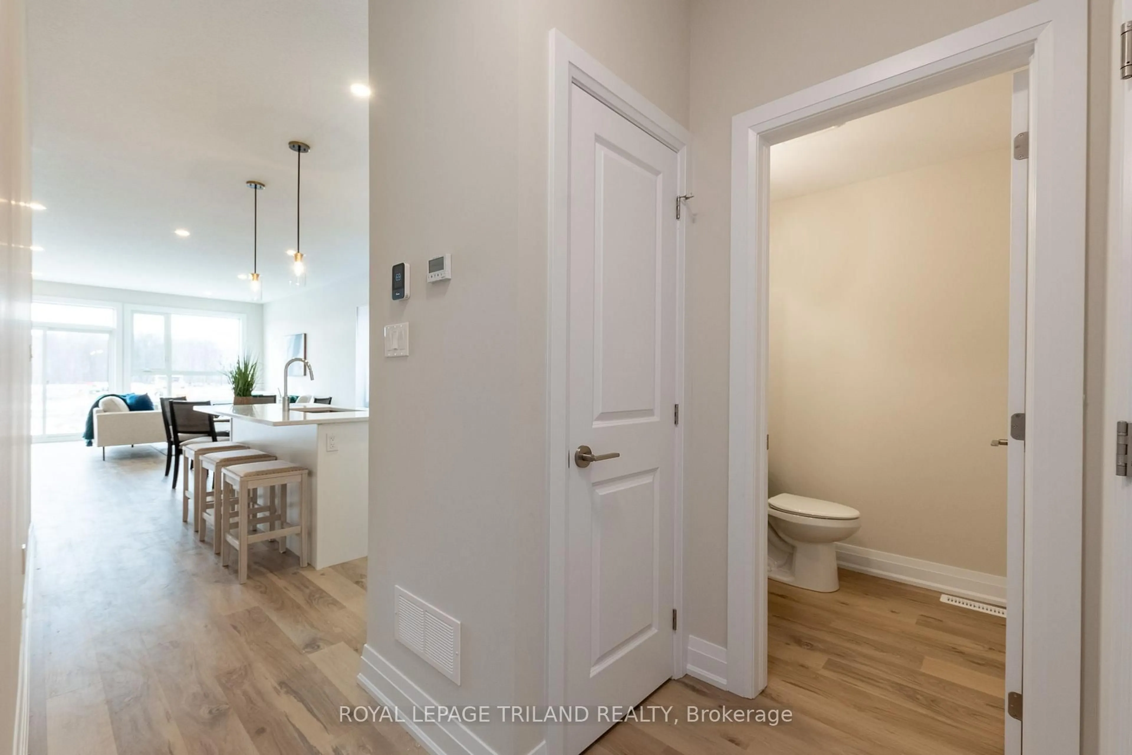 Indoor entryway for 786 Banyan Lane, London North Ontario N6G 0A6