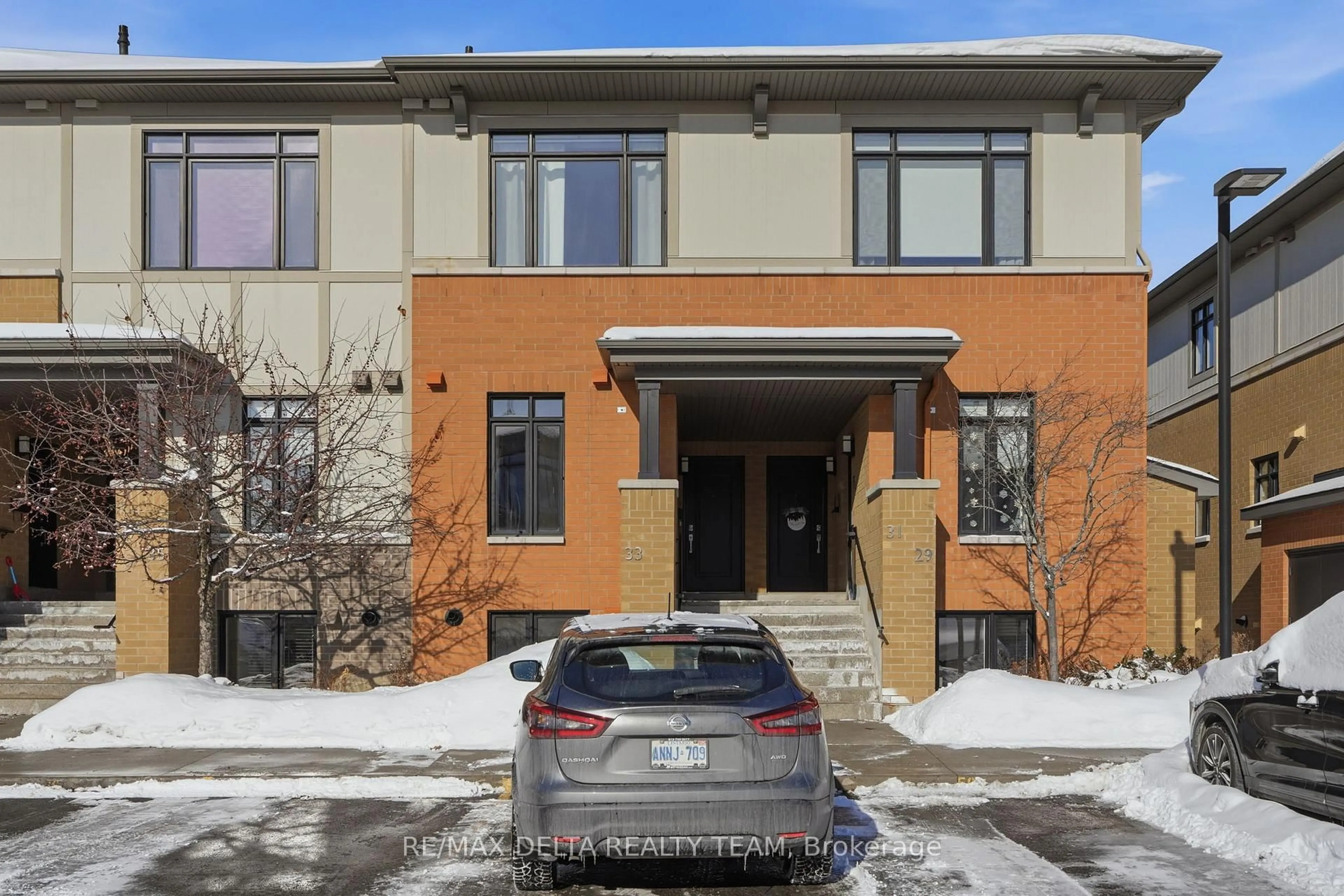 Unknown for 33 Bergeron Private #6, Orleans Ontario K1C 0C2