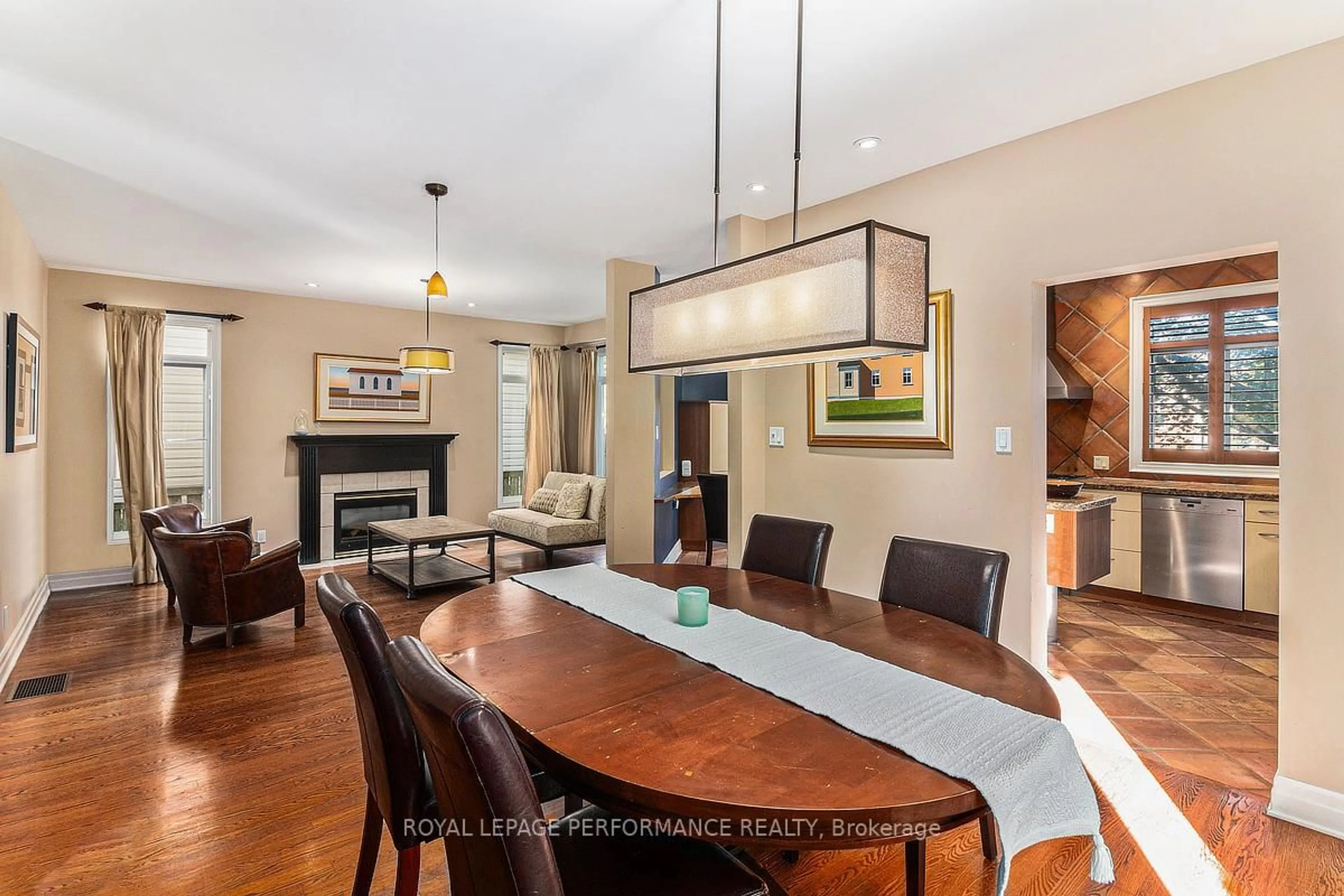 Dining room, wood/laminate floor for 1386 Chicory Pl, Ottawa Ontario K1J 1E7