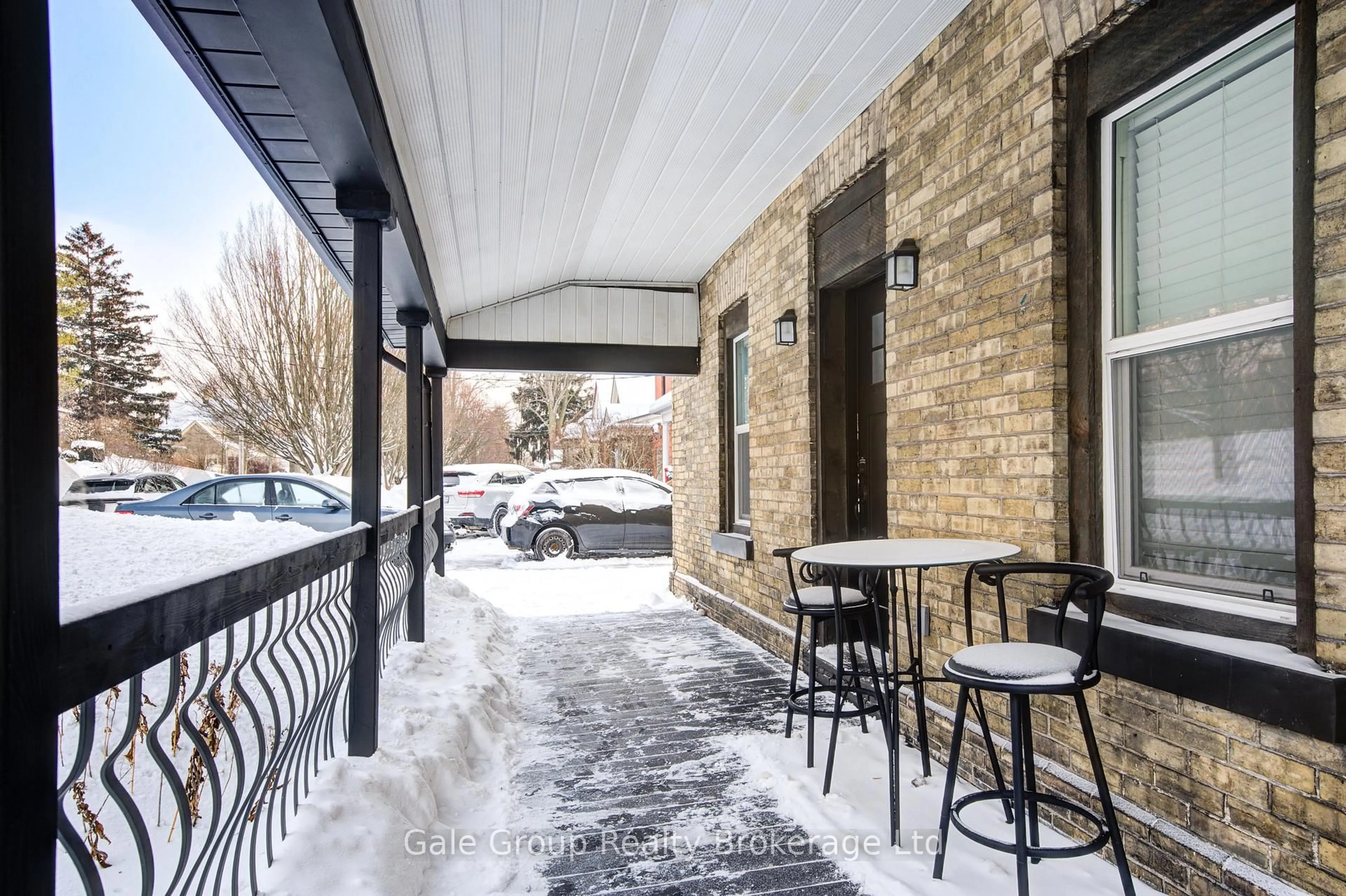 Patio, street for 83 Oxford St, Woodstock Ontario N4S 6A4