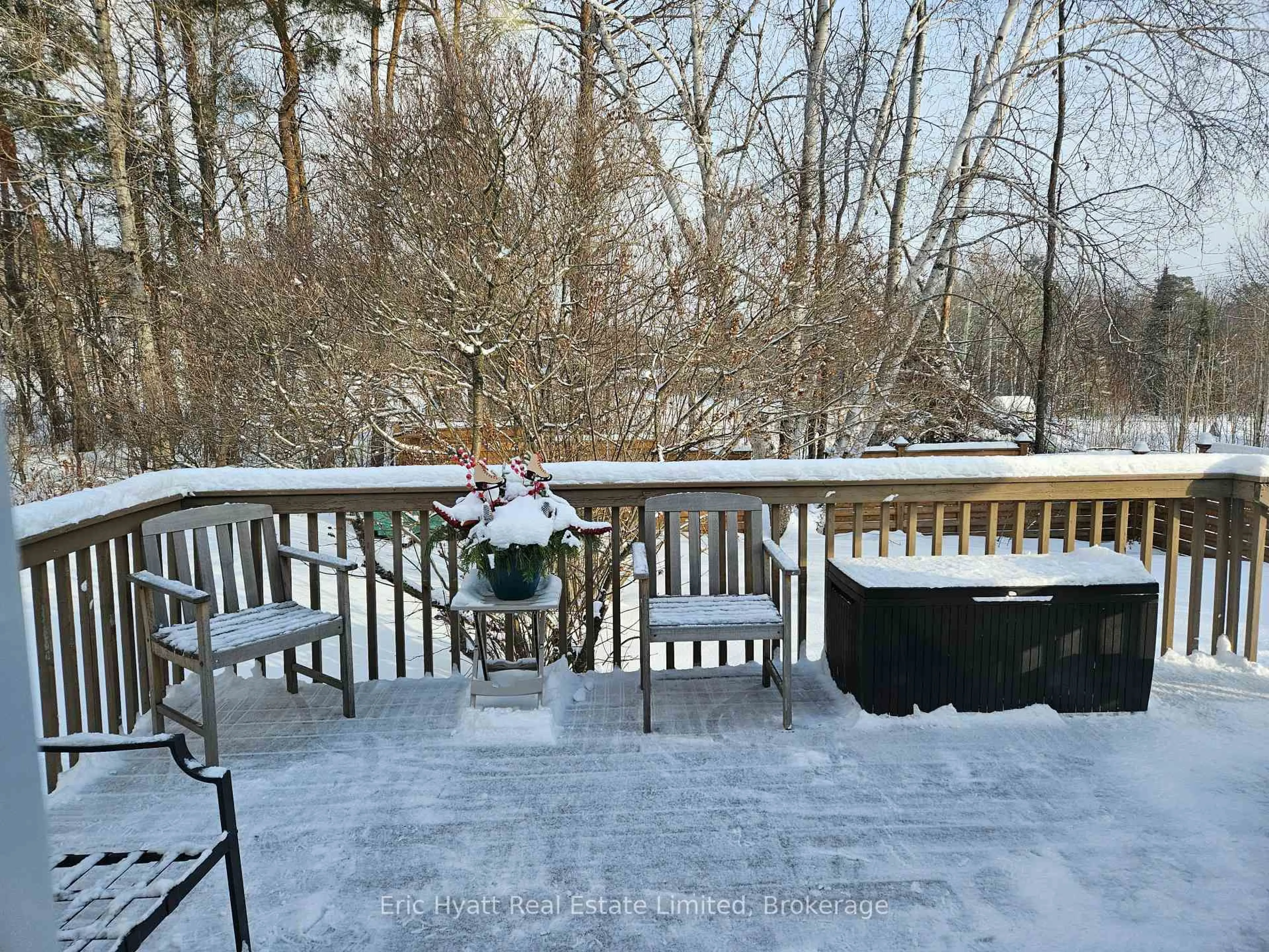 Patio, water/lake/river/ocean view for 1510 CHAPAIS Dr, North Bay Ontario P1B 6M4