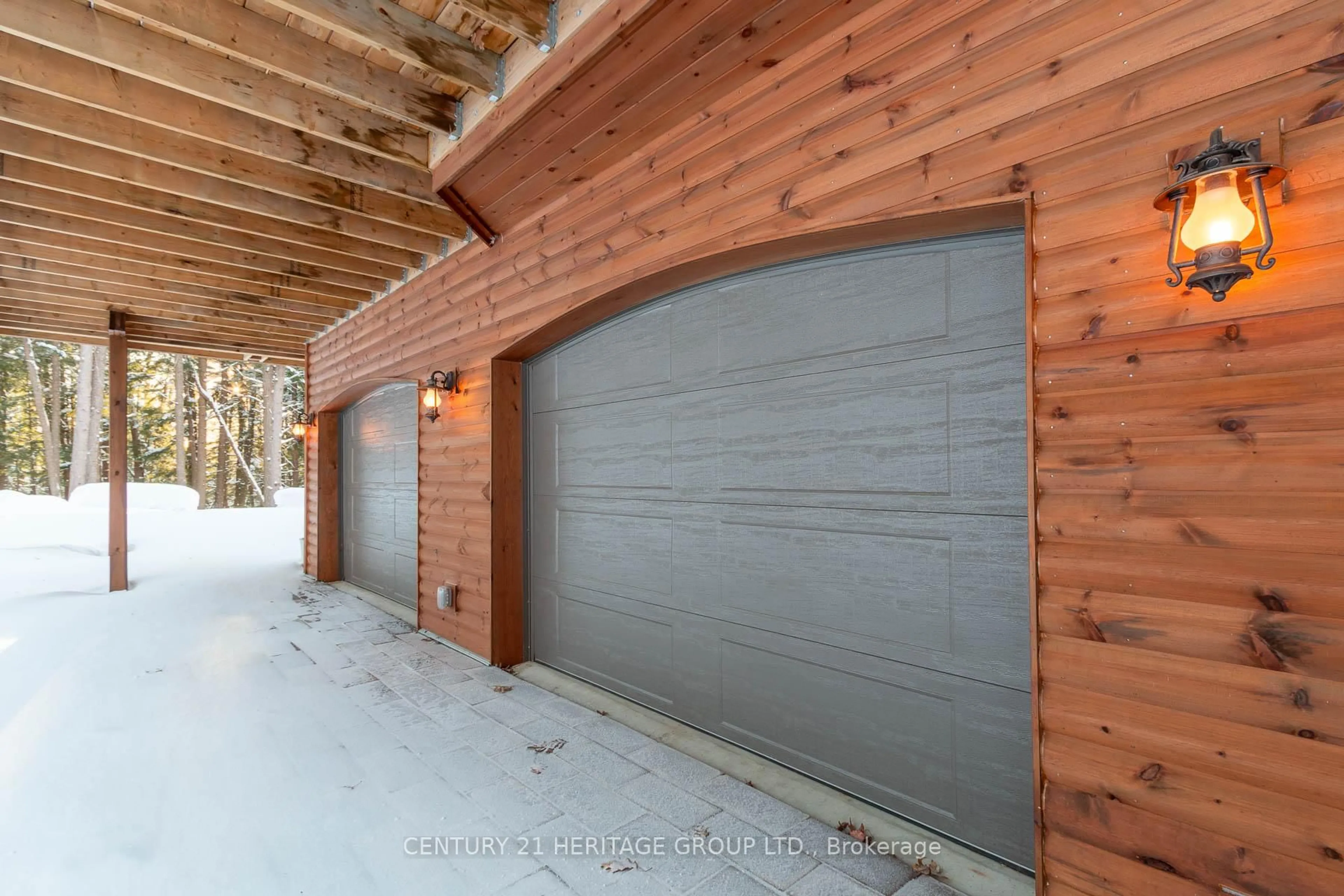 Indoor garage for 35 Keefer St, Dysart et al Ontario K0M 1S0