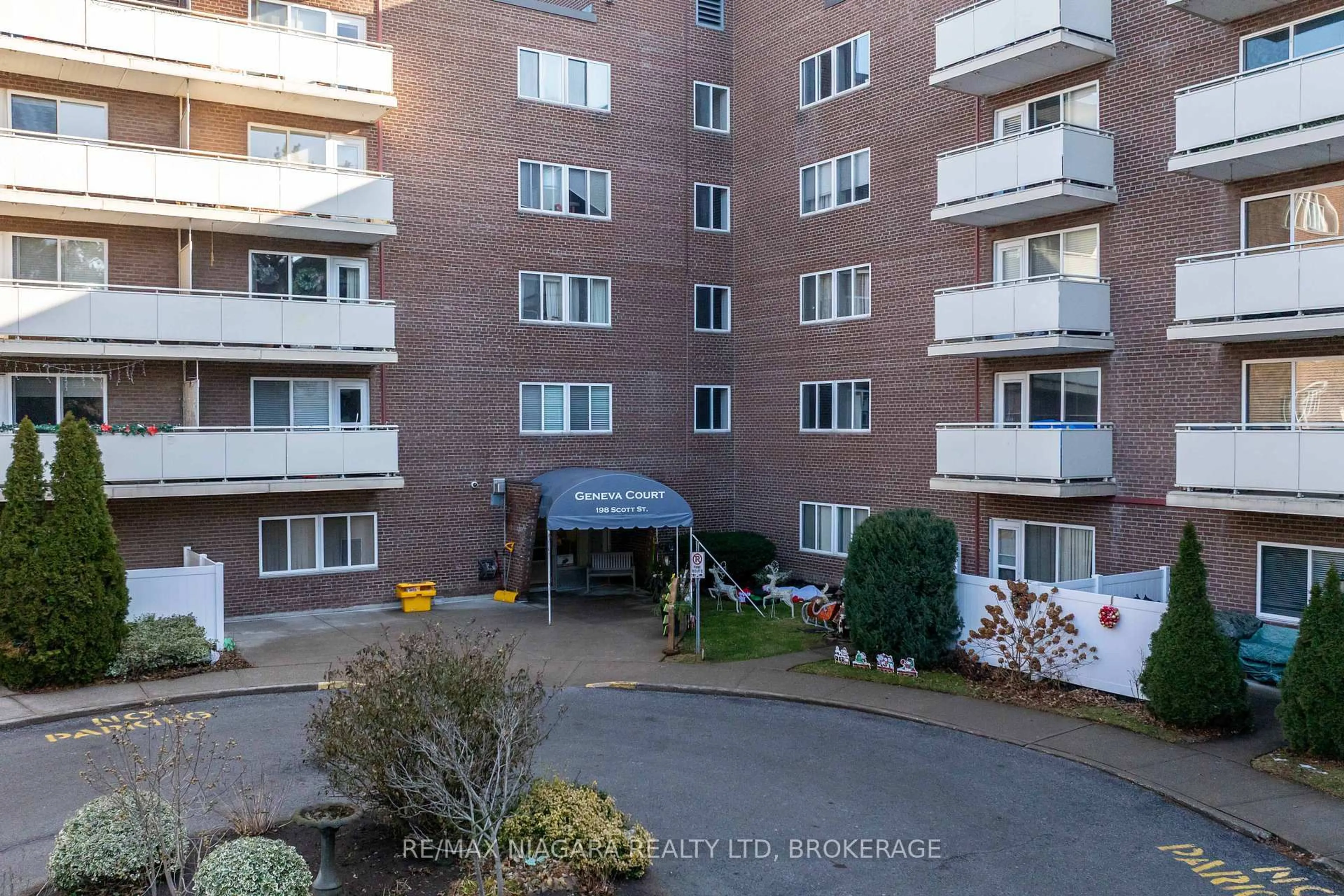 A pic from outside/outdoor area/front of a property/back of a property/a pic from drone, unknown for 198 SCOTT St #410, St. Catharines Ontario L2N 5T3