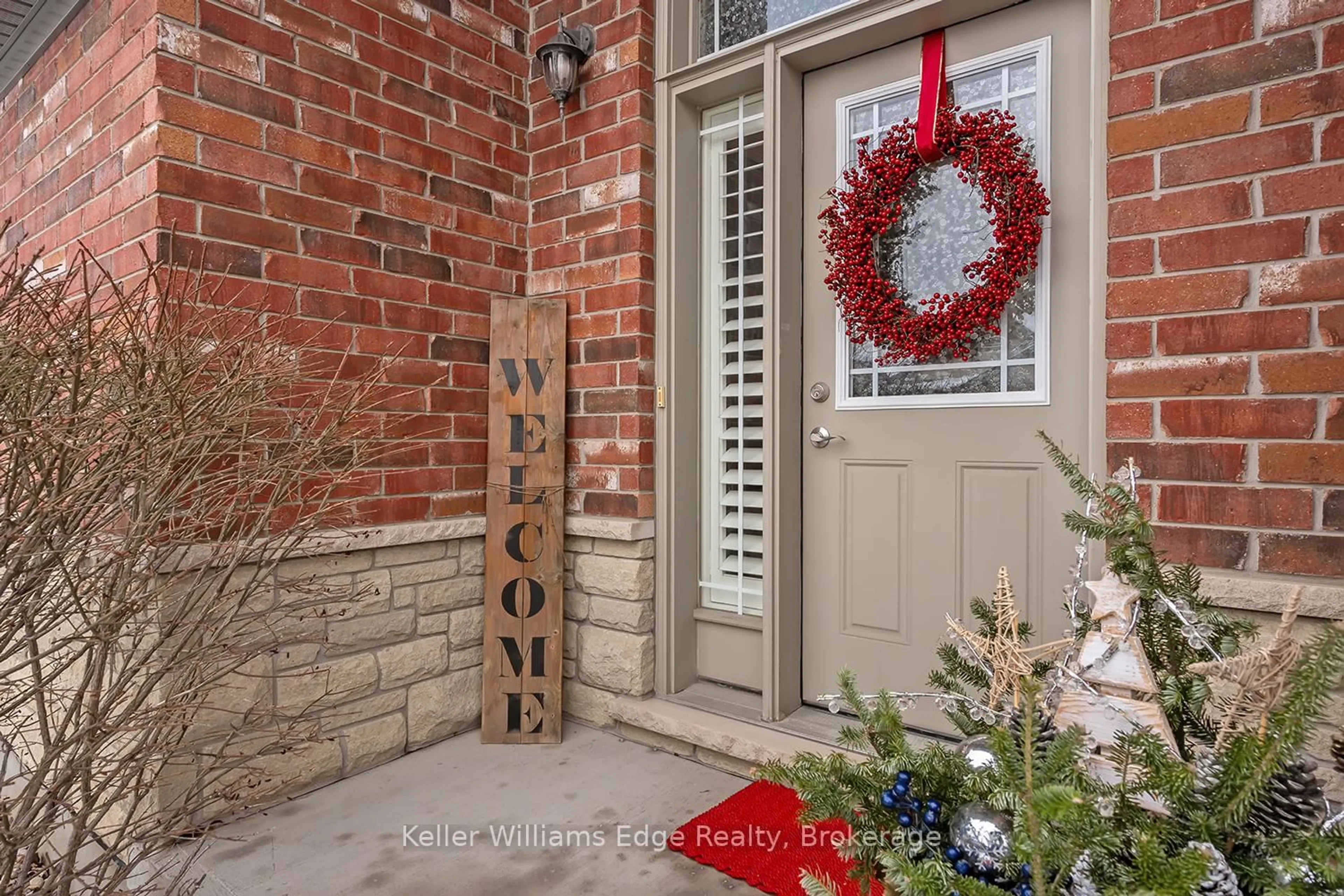 Indoor entryway for 25 Annmoore Cres, Guelph Ontario N1L 0J1