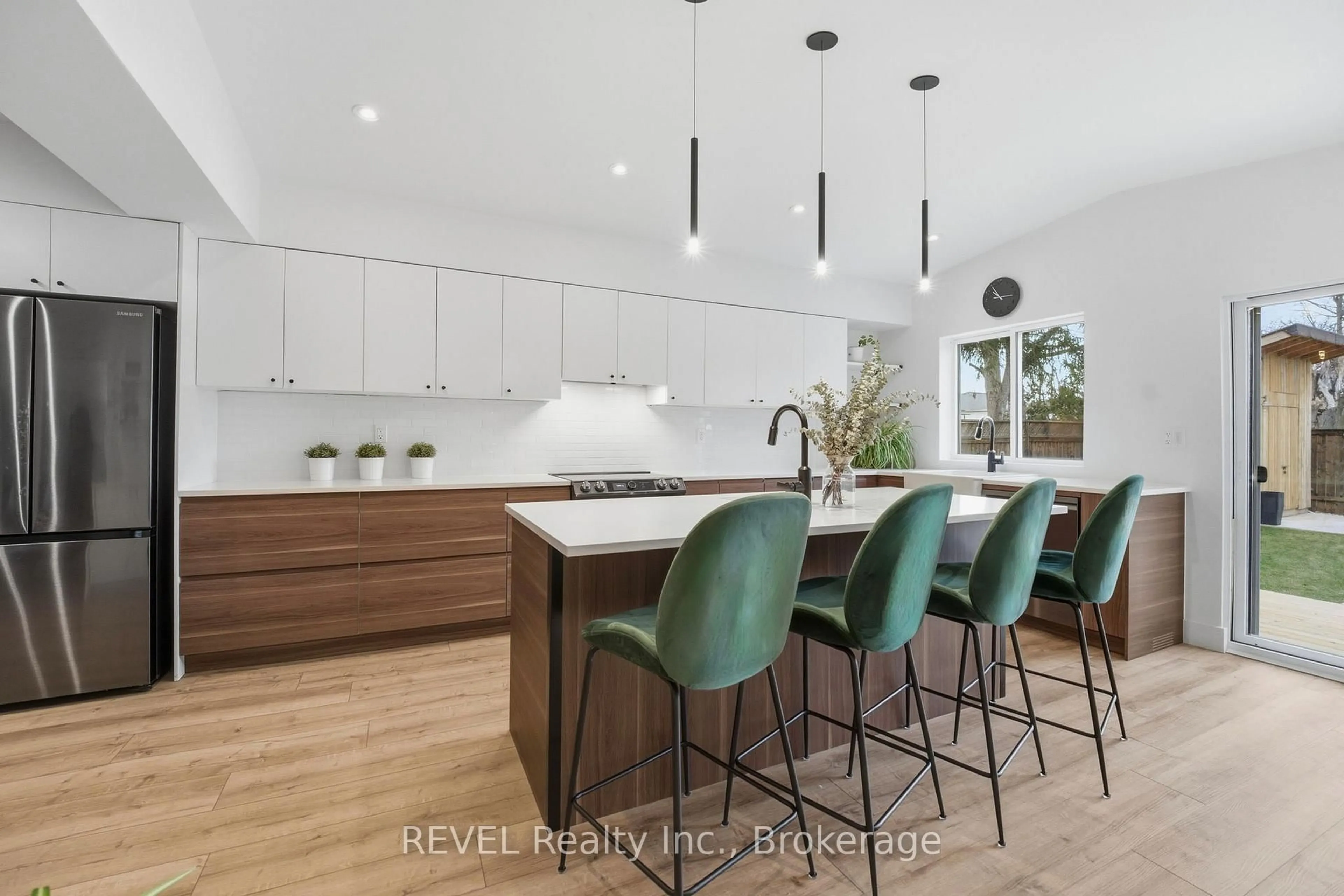 Open concept kitchen, unknown for 18 Lincoln Ave, St. Catharines Ontario L2P 2C6