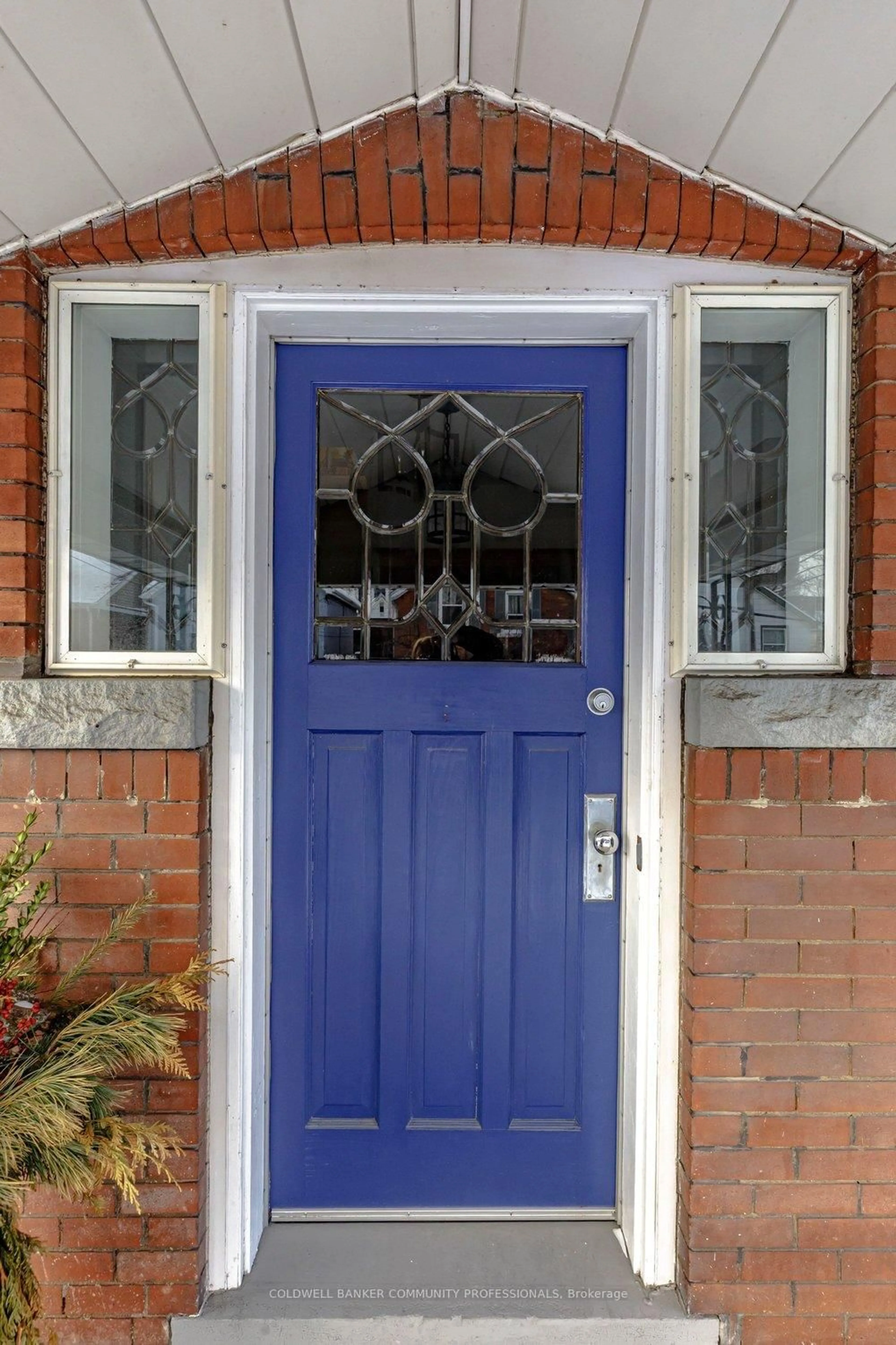 Indoor entryway for 22 Mill St, Hamilton Ontario L8R 2E1