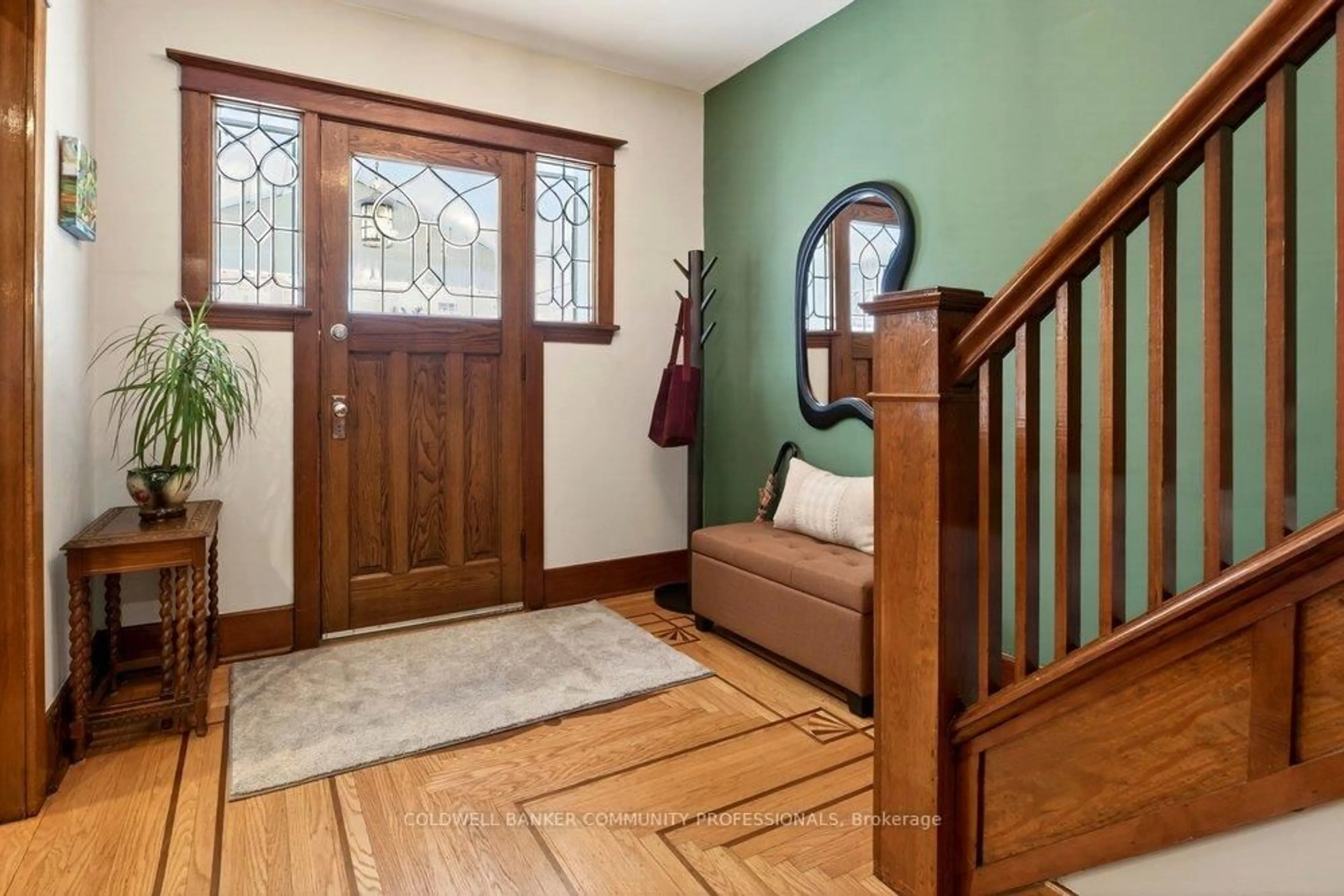 Indoor entryway for 22 Mill St, Hamilton Ontario L8R 2E1