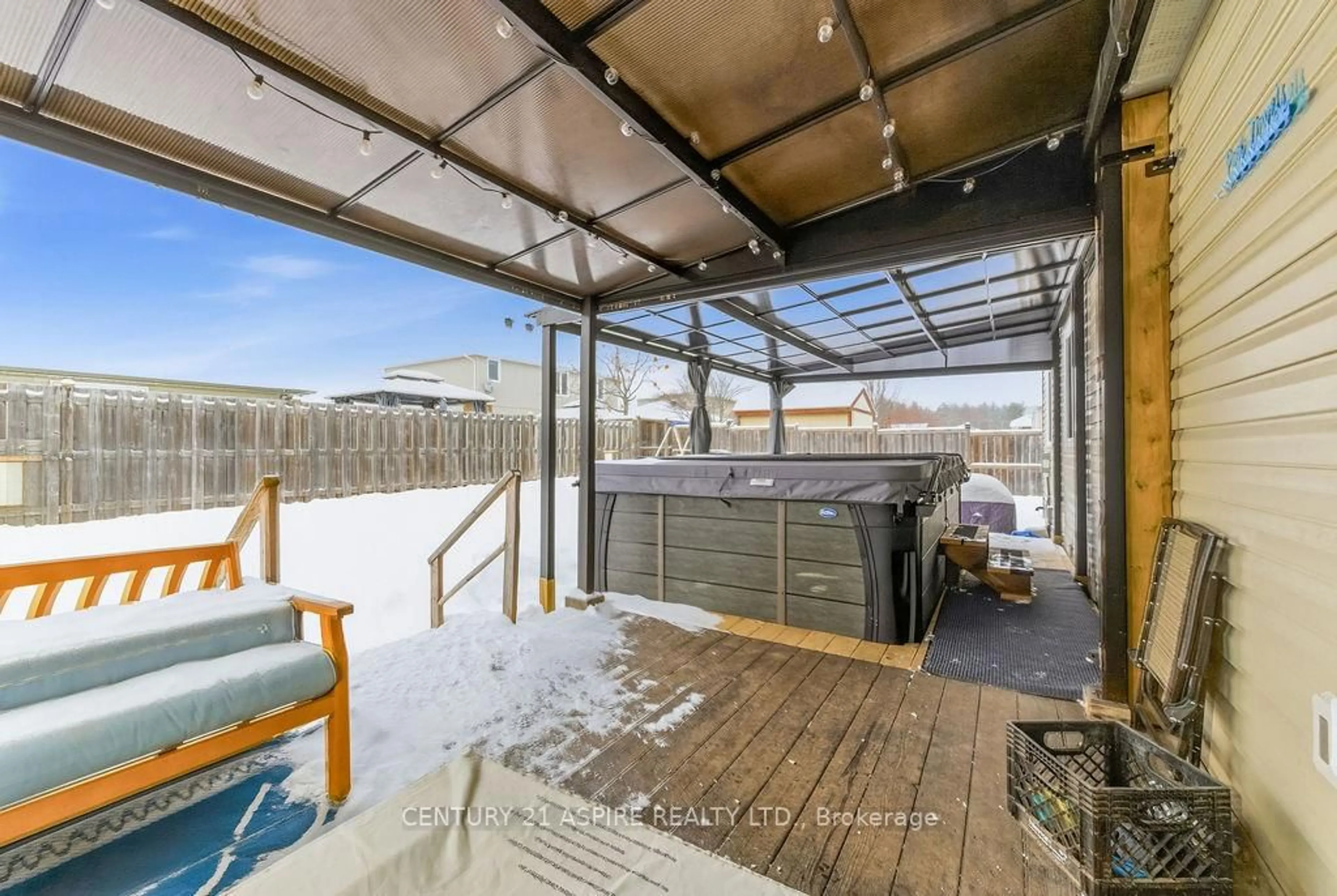 Patio, street for 2036 Sandstone Cres, Petawawa Ontario K8H 0A6