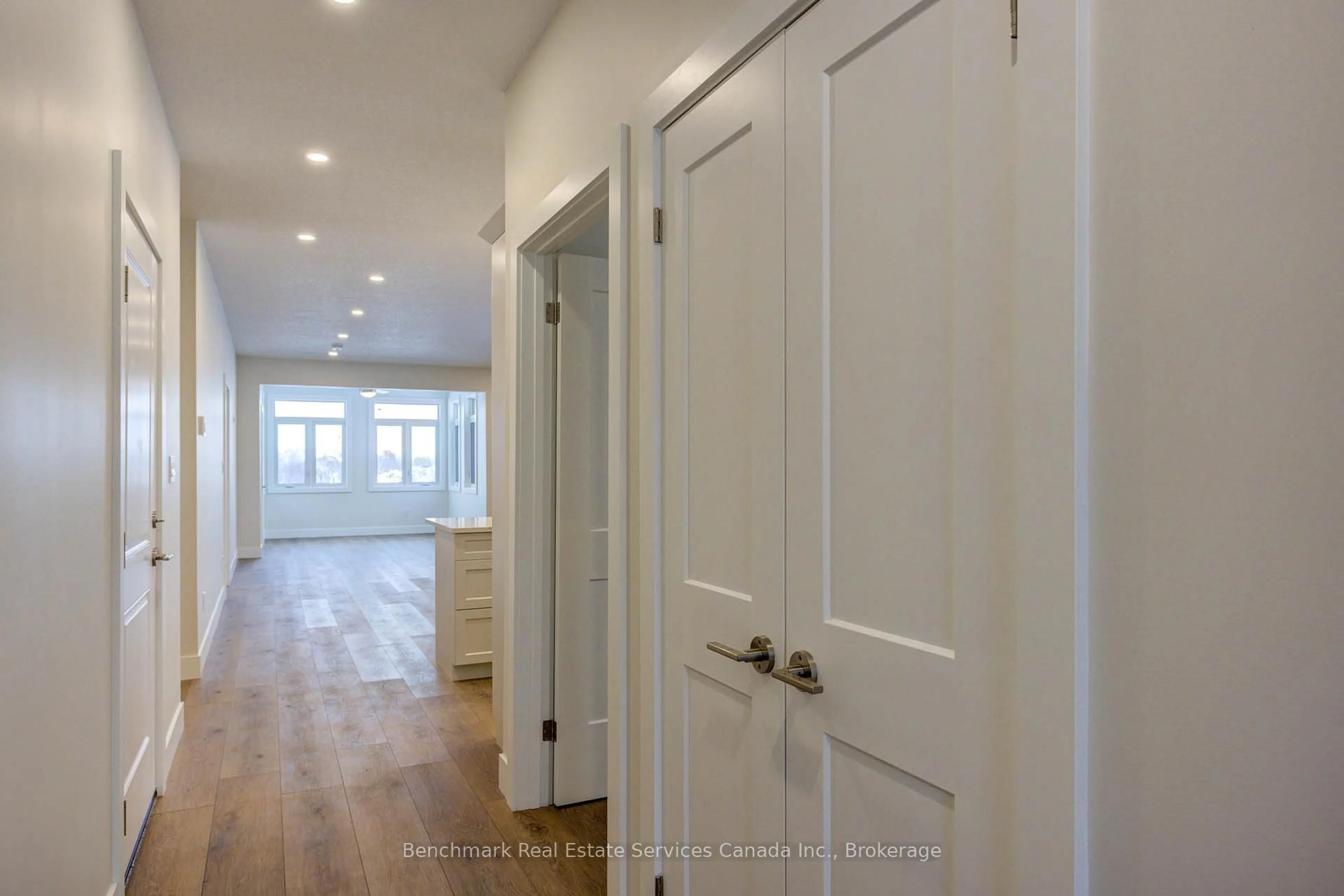 Indoor entryway for 59 Cavalier Cres, Huron-Kinloss Ontario N0G 2R0