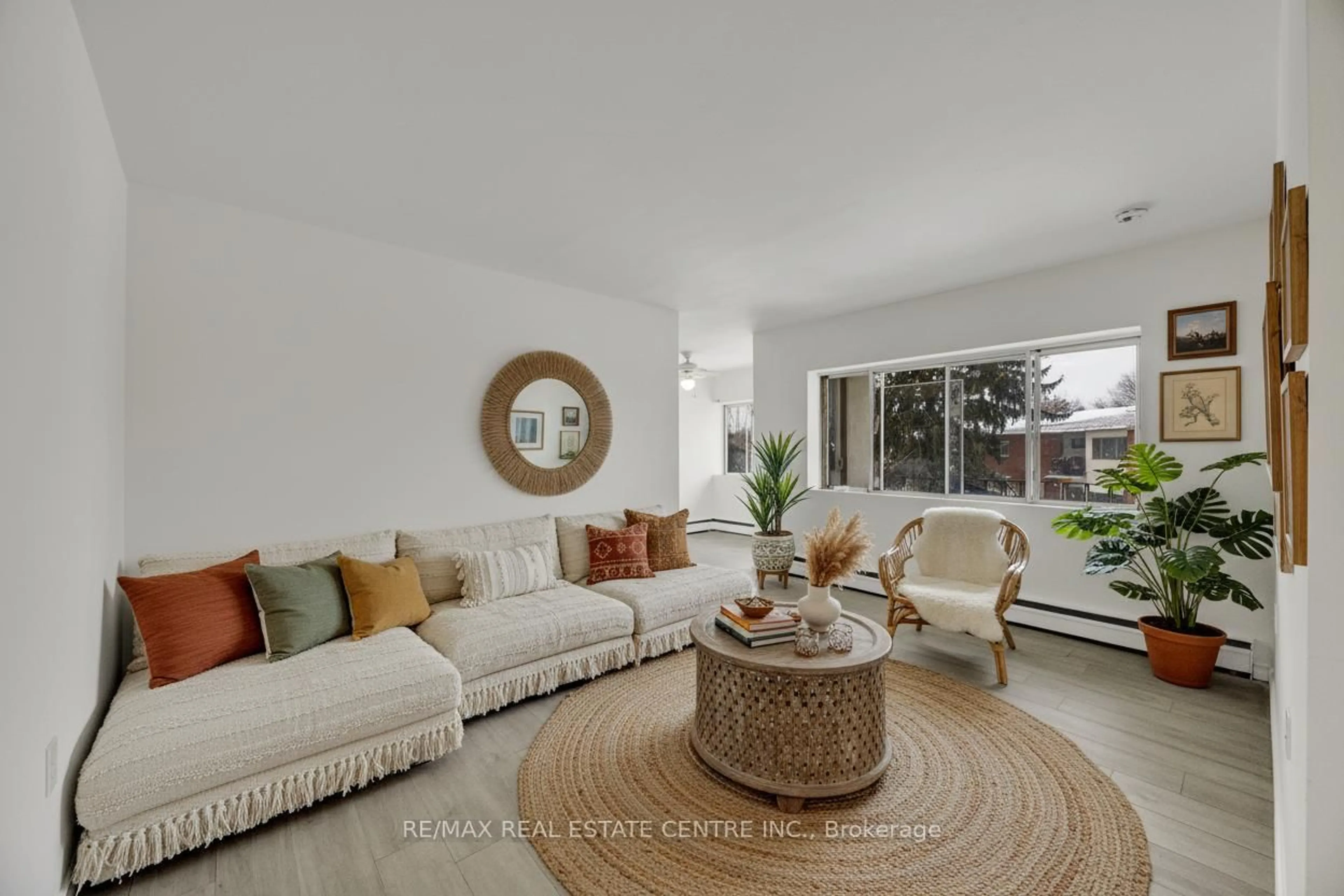 Living room with furniture, unknown for 1172 Hamilton Rd #308, London East Ontario N5W 1A9